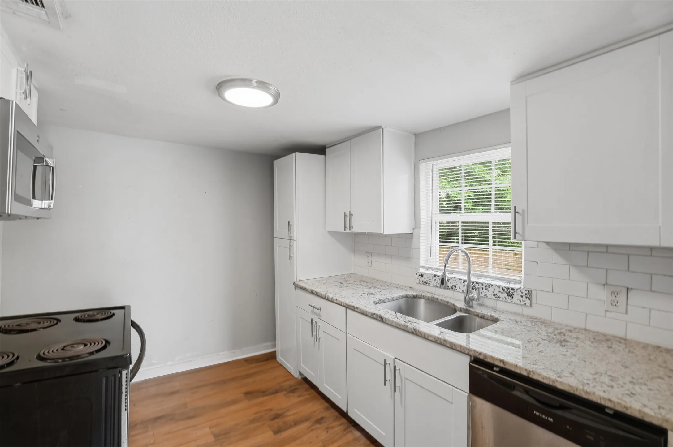 Single Family Residence For Rent in Hunt County , 1214 Jones Street, Greenville, Texas 75401, 3 Bedroom, 2 Bathroom, Garage spaces, 1,502 Sqft, built in 1976, mls#21395451, Real Estate Agent in Greenville, Homes For Rent in Hunt county, Homes For Rent in Greenville, Realtor in Greenville Texas, Real Estate Brokerage Independent Realty Texas, Luminita Cordes Realtor