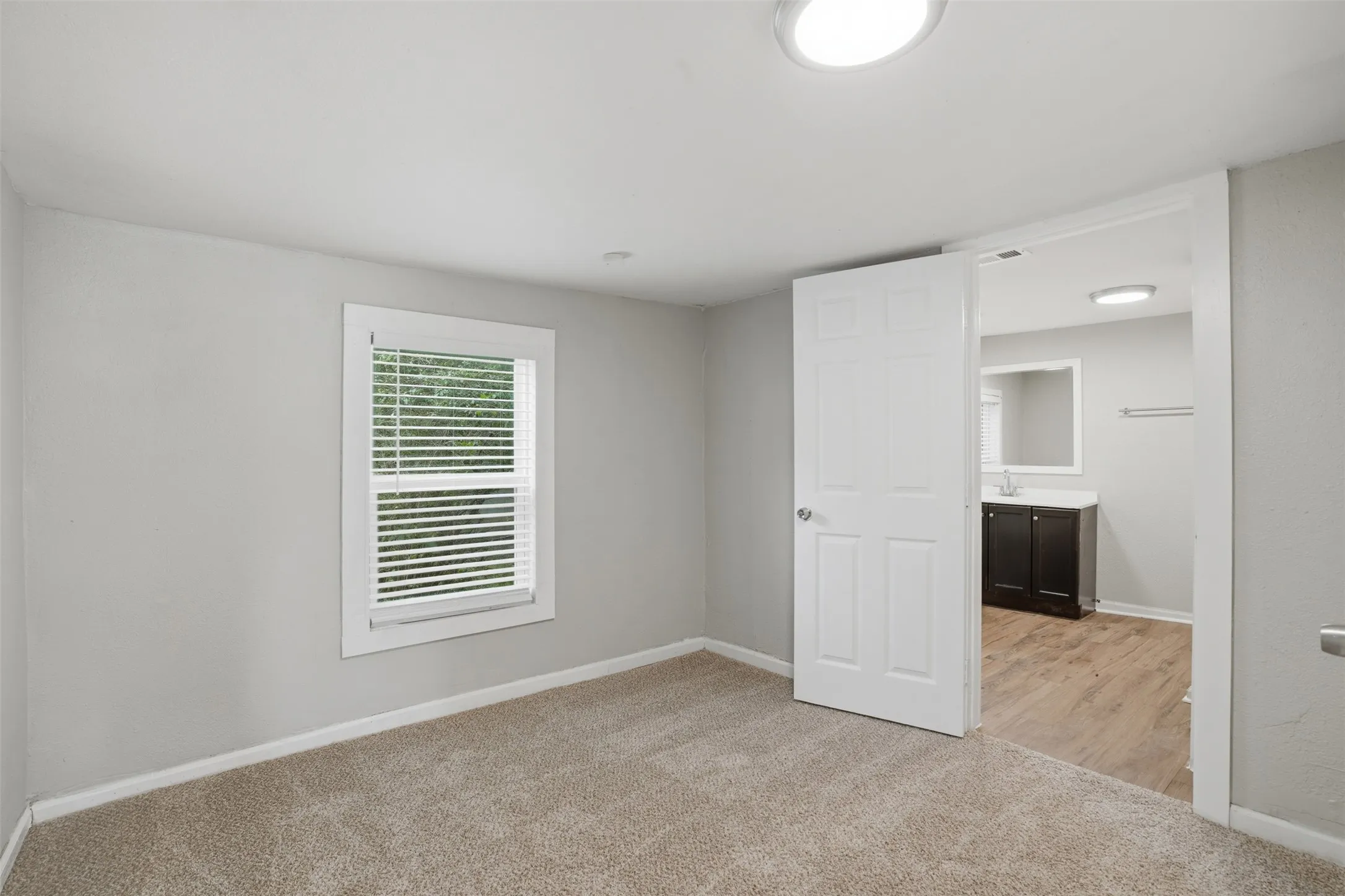 Single Family Residence For Rent in Hunt County , 1214 Jones Street, Greenville, Texas 75401, 3 Bedroom, 2 Bathroom, Garage spaces, 1,502 Sqft, built in 1976, mls#21395451, Real Estate Agent in Greenville, Homes For Rent in Hunt county, Homes For Rent in Greenville, Realtor in Greenville Texas, Real Estate Brokerage Independent Realty Texas, Luminita Cordes Realtor