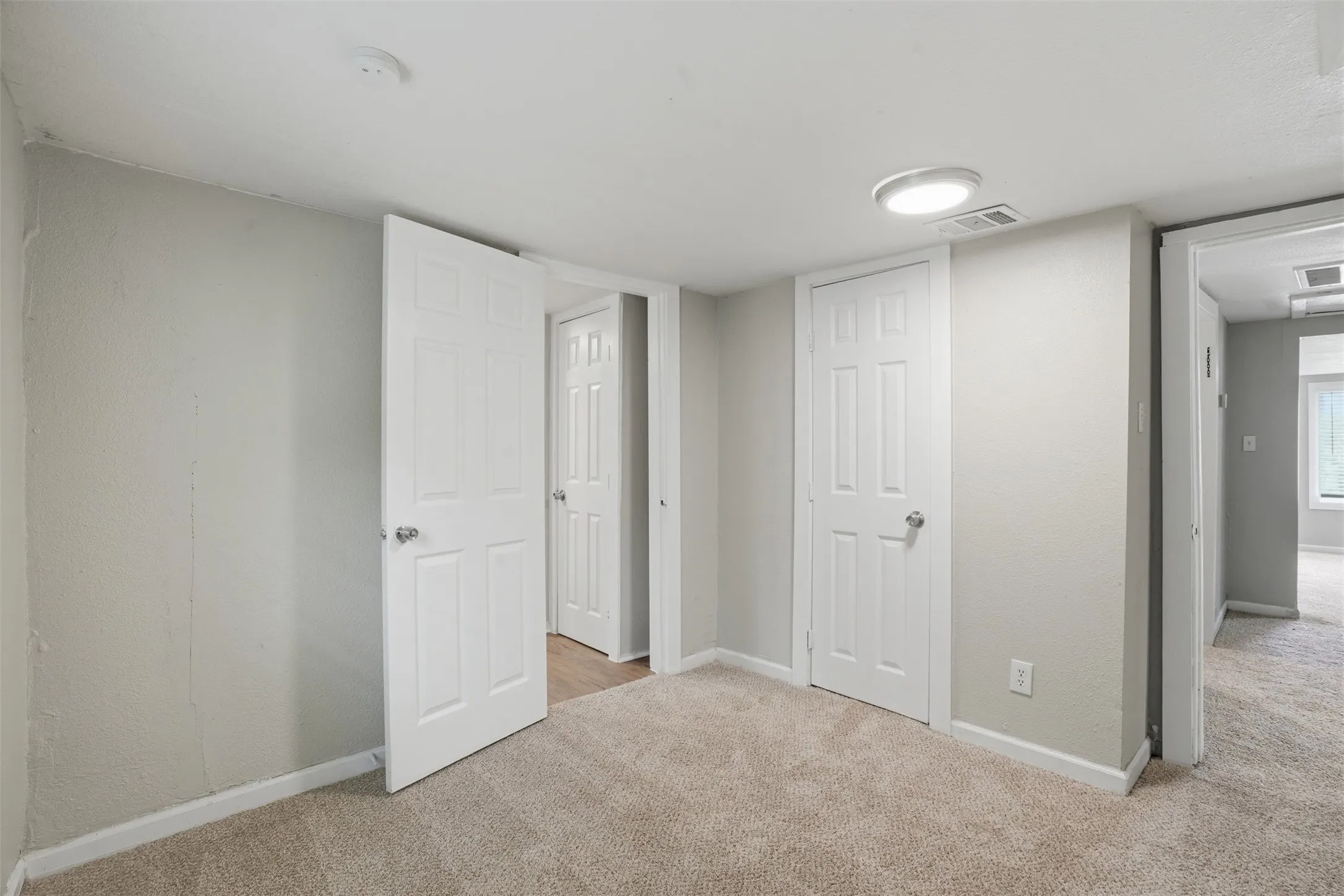 Single Family Residence For Rent in Hunt County , 1214 Jones Street, Greenville, Texas 75401, 3 Bedroom, 2 Bathroom, Garage spaces, 1,502 Sqft, built in 1976, mls#21395451, Real Estate Agent in Greenville, Homes For Rent in Hunt county, Homes For Rent in Greenville, Realtor in Greenville Texas, Real Estate Brokerage Independent Realty Texas, Luminita Cordes Realtor