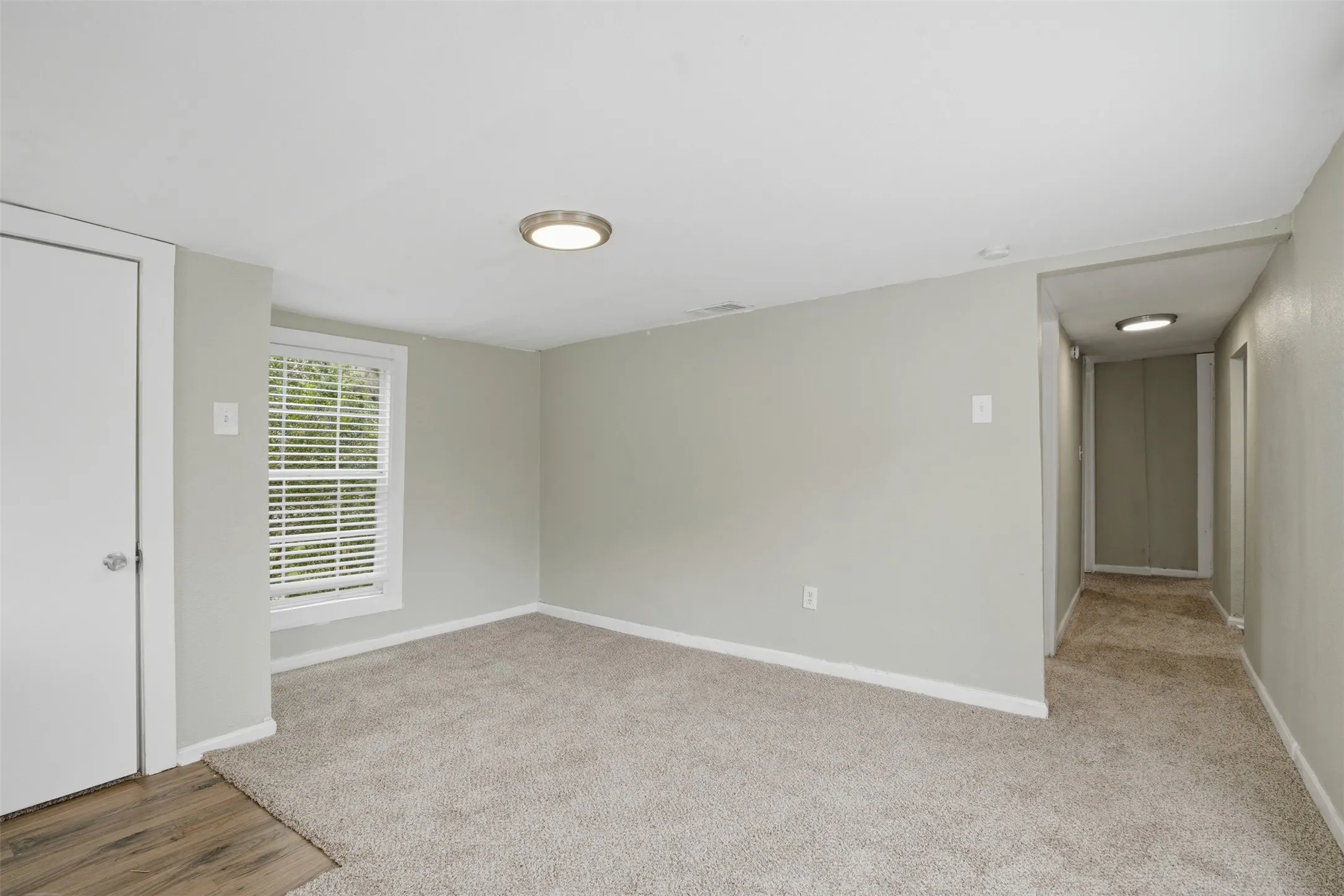 Single Family Residence For Rent in Hunt County , 1214 Jones Street, Greenville, Texas 75401, 3 Bedroom, 2 Bathroom, Garage spaces, 1,502 Sqft, built in 1976, mls#21395451, Real Estate Agent in Greenville, Homes For Rent in Hunt county, Homes For Rent in Greenville, Realtor in Greenville Texas, Real Estate Brokerage Independent Realty Texas, Luminita Cordes Realtor