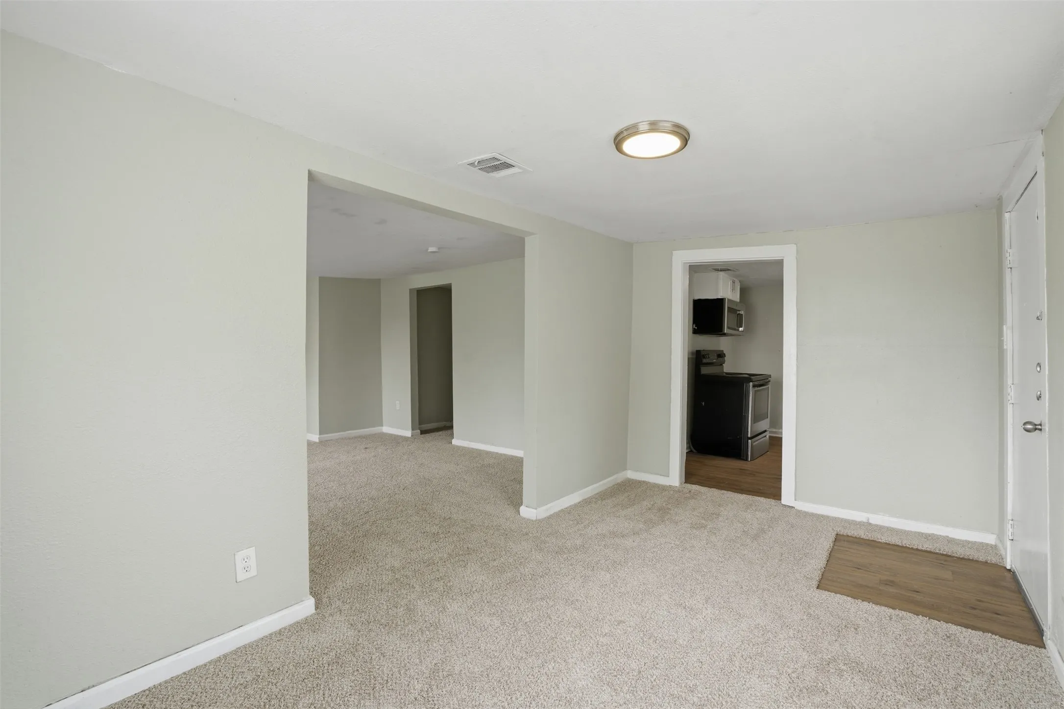 Single Family Residence For Rent in Hunt County , 1214 Jones Street, Greenville, Texas 75401, 3 Bedroom, 2 Bathroom, Garage spaces, 1,502 Sqft, built in 1976, mls#21395451, Real Estate Agent in Greenville, Homes For Rent in Hunt county, Homes For Rent in Greenville, Realtor in Greenville Texas, Real Estate Brokerage Independent Realty Texas, Luminita Cordes Realtor