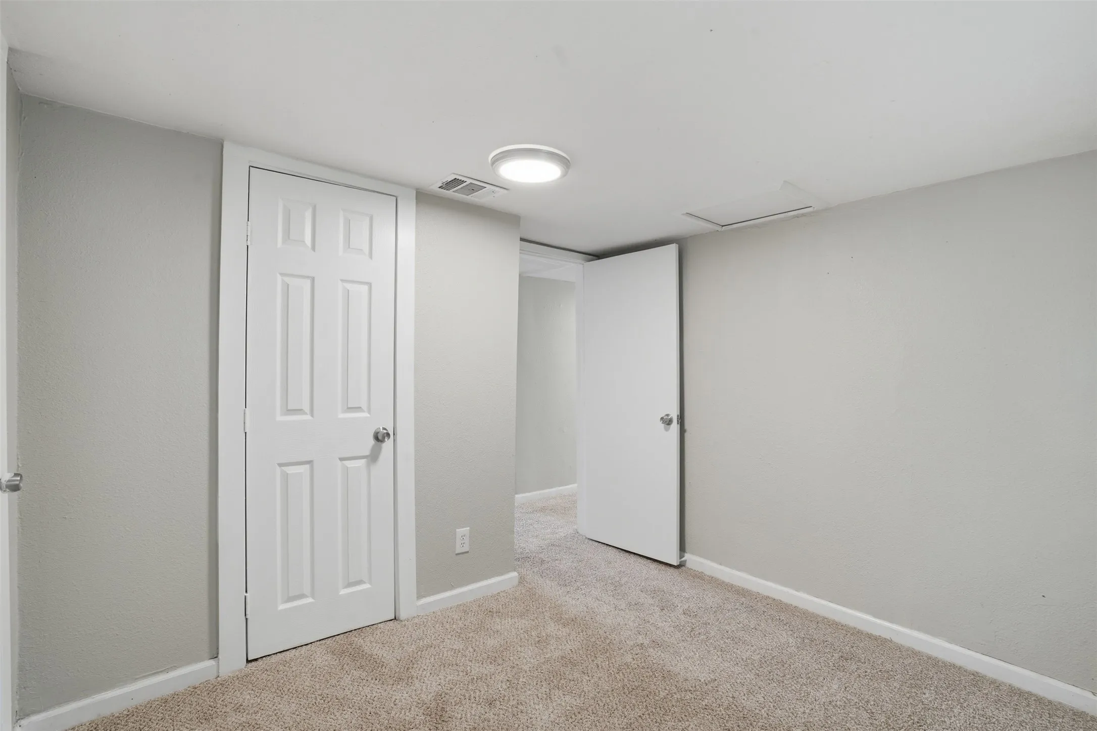 Single Family Residence For Rent in Hunt County , 1214 Jones Street, Greenville, Texas 75401, 3 Bedroom, 2 Bathroom, Garage spaces, 1,502 Sqft, built in 1976, mls#21395451, Real Estate Agent in Greenville, Homes For Rent in Hunt county, Homes For Rent in Greenville, Realtor in Greenville Texas, Real Estate Brokerage Independent Realty Texas, Luminita Cordes Realtor