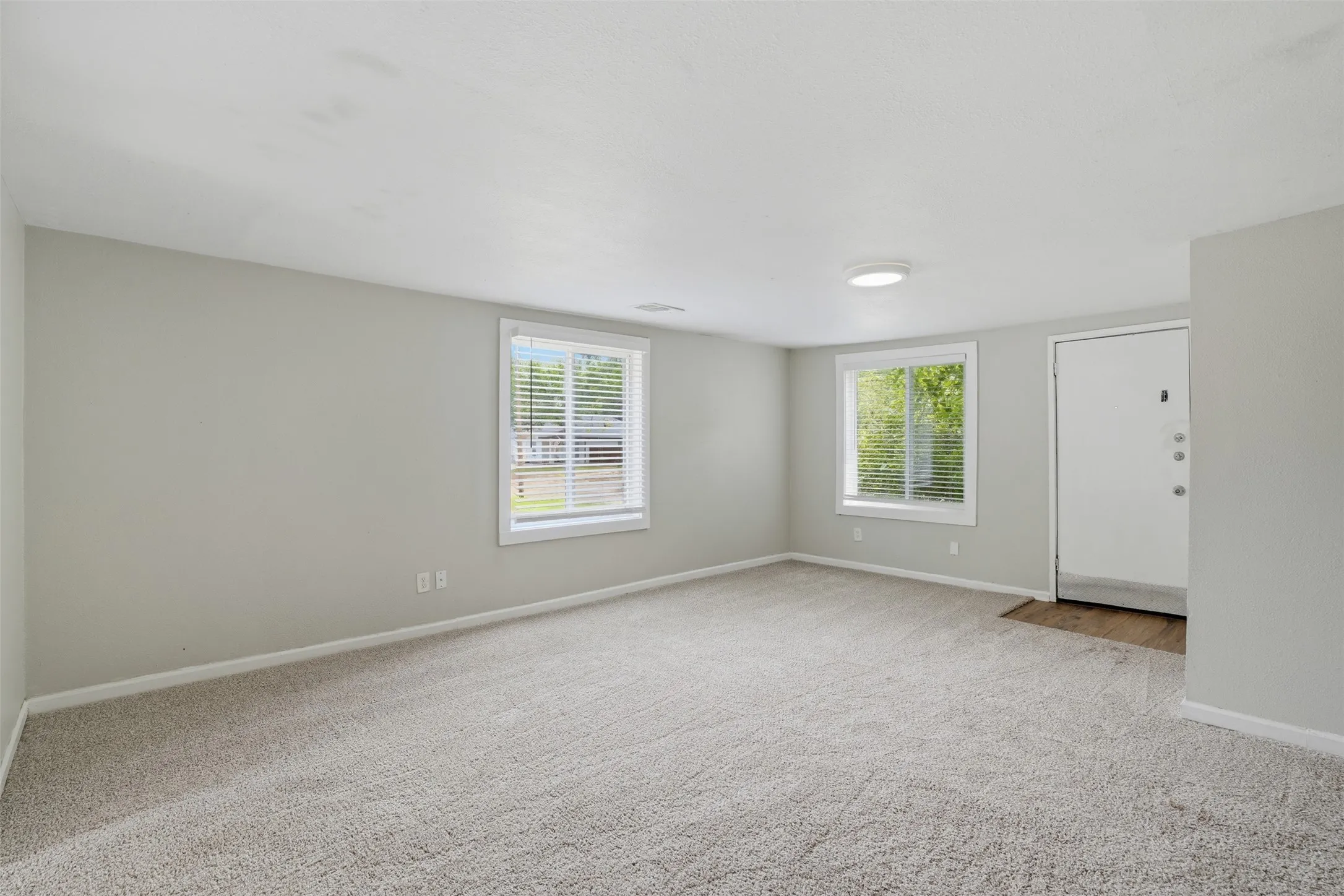 Single Family Residence For Rent in Hunt County , 1214 Jones Street, Greenville, Texas 75401, 3 Bedroom, 2 Bathroom, Garage spaces, 1,502 Sqft, built in 1976, mls#21395451, Real Estate Agent in Greenville, Homes For Rent in Hunt county, Homes For Rent in Greenville, Realtor in Greenville Texas, Real Estate Brokerage Independent Realty Texas, Luminita Cordes Realtor