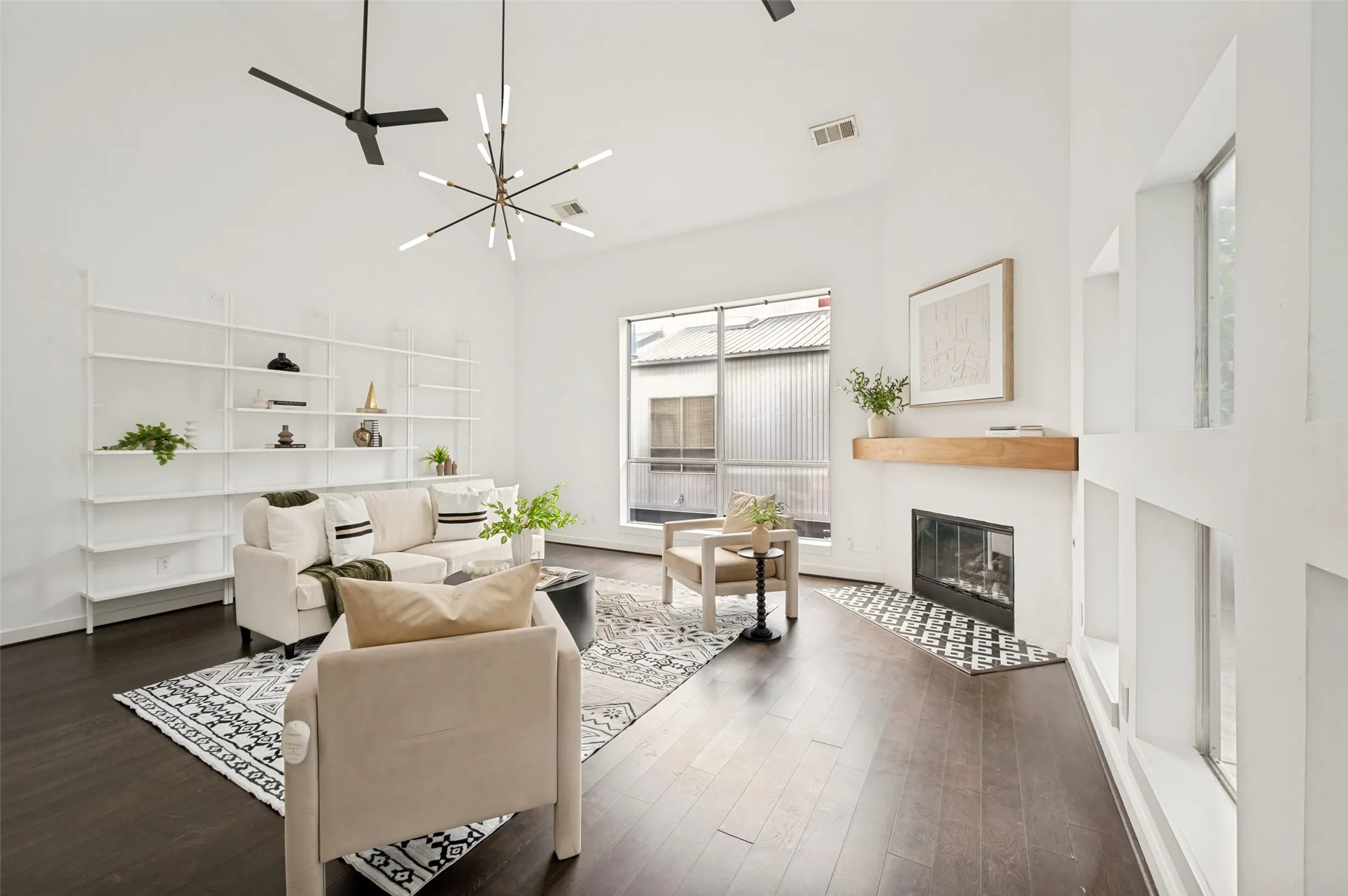 Townhouse For Rent in Dallas County , 3828 San Jacinto, Dallas, Texas 75182, 2 Bedroom, 2 Bathroom, 2 Garage spaces, 1,780 Sqft, built in 2003, mls#21395380, Real Estate Agent in Dallas, Homes For Rent in Dallas county, Homes For Rent in Dallas, Realtor in Dallas Texas, Real Estate Brokerage Independent Realty Texas, Luminita Cordes Realtor