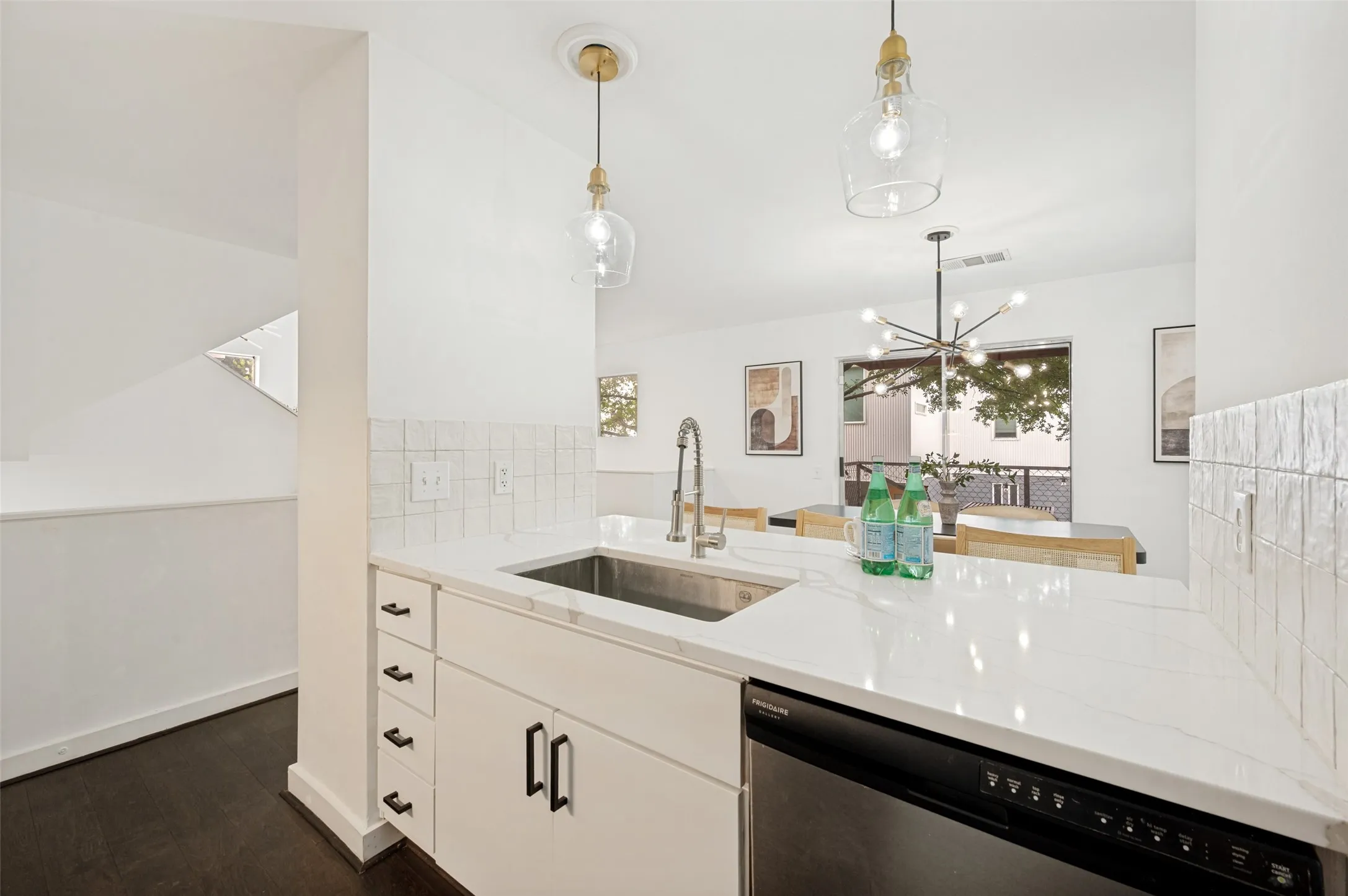 Townhouse For Rent in Dallas County , 3828 San Jacinto, Dallas, Texas 75182, 2 Bedroom, 2 Bathroom, 2 Garage spaces, 1,780 Sqft, built in 2003, mls#21395380, Real Estate Agent in Dallas, Homes For Rent in Dallas county, Homes For Rent in Dallas, Realtor in Dallas Texas, Real Estate Brokerage Independent Realty Texas, Luminita Cordes Realtor