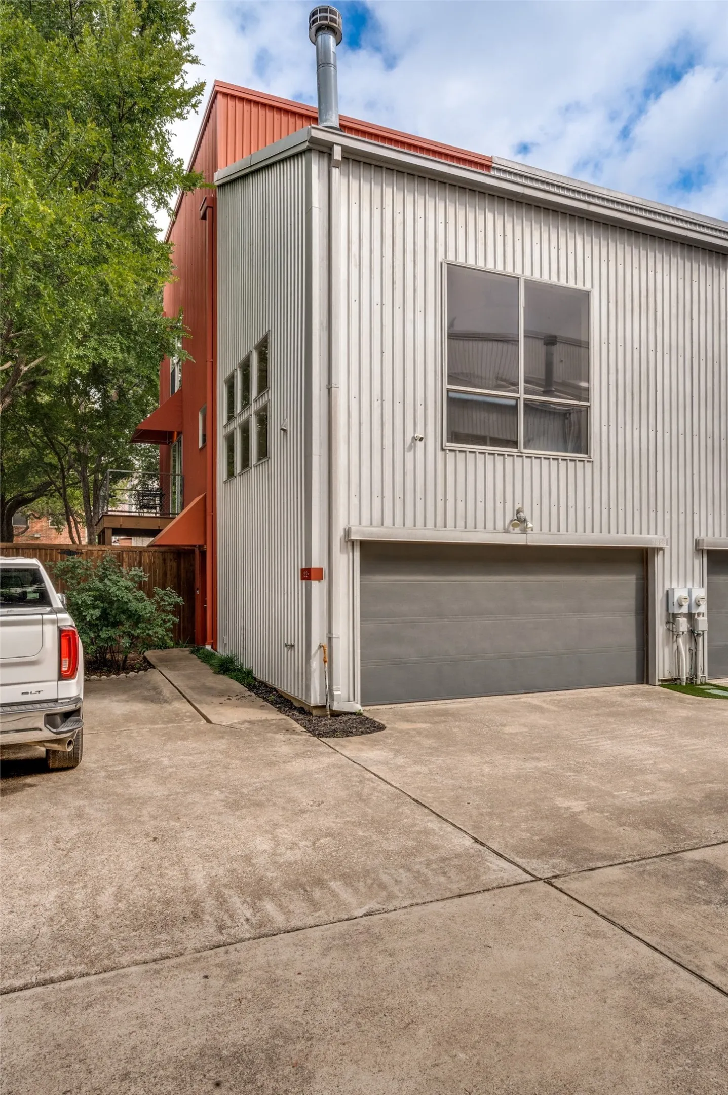 Townhouse For Rent in Dallas County , 3828 San Jacinto, Dallas, Texas 75182, 2 Bedroom, 2 Bathroom, 2 Garage spaces, 1,780 Sqft, built in 2003, mls#21395380, Real Estate Agent in Dallas, Homes For Rent in Dallas county, Homes For Rent in Dallas, Realtor in Dallas Texas, Real Estate Brokerage Independent Realty Texas, Luminita Cordes Realtor