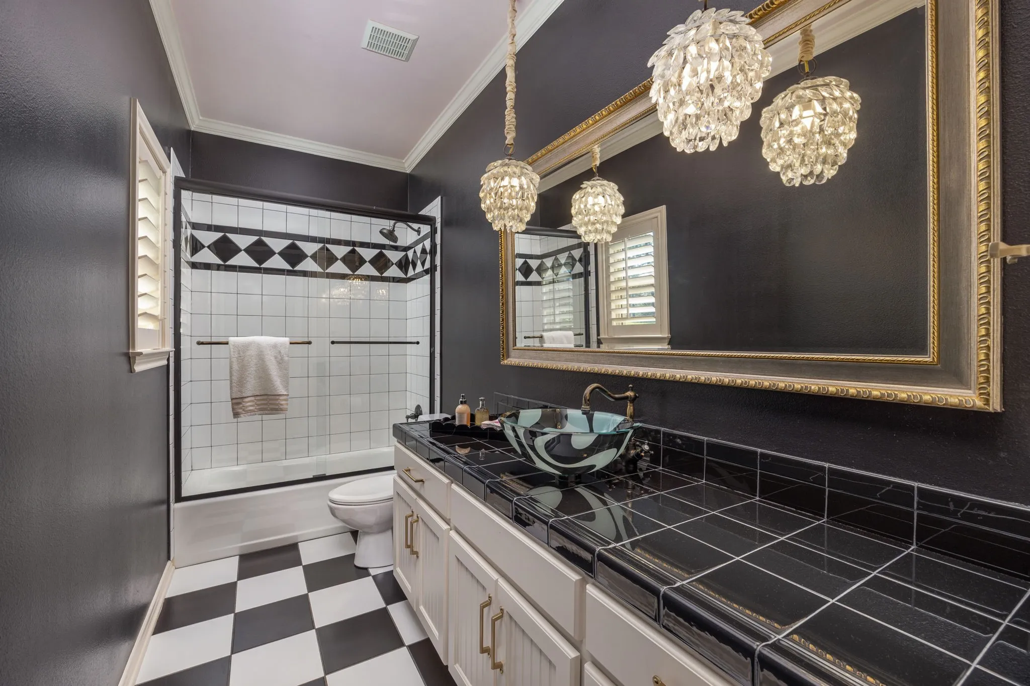 Single Family Residence For Sale in Cherokee County , 1125 County Road 1401, Jacksonville, Texas 75766, 3 Bedroom, 4 Bathroom, 2 Garage spaces, 3,189 Sqft, built in 2007, mls#21394884, Real Estate Agent in Jacksonville, Homes For Sale in Cherokee county, Homes For Sale in Jacksonville, Realtor in Jacksonville Texas, Real Estate Brokerage Independent Realty Texas, Luminita Cordes Realtor