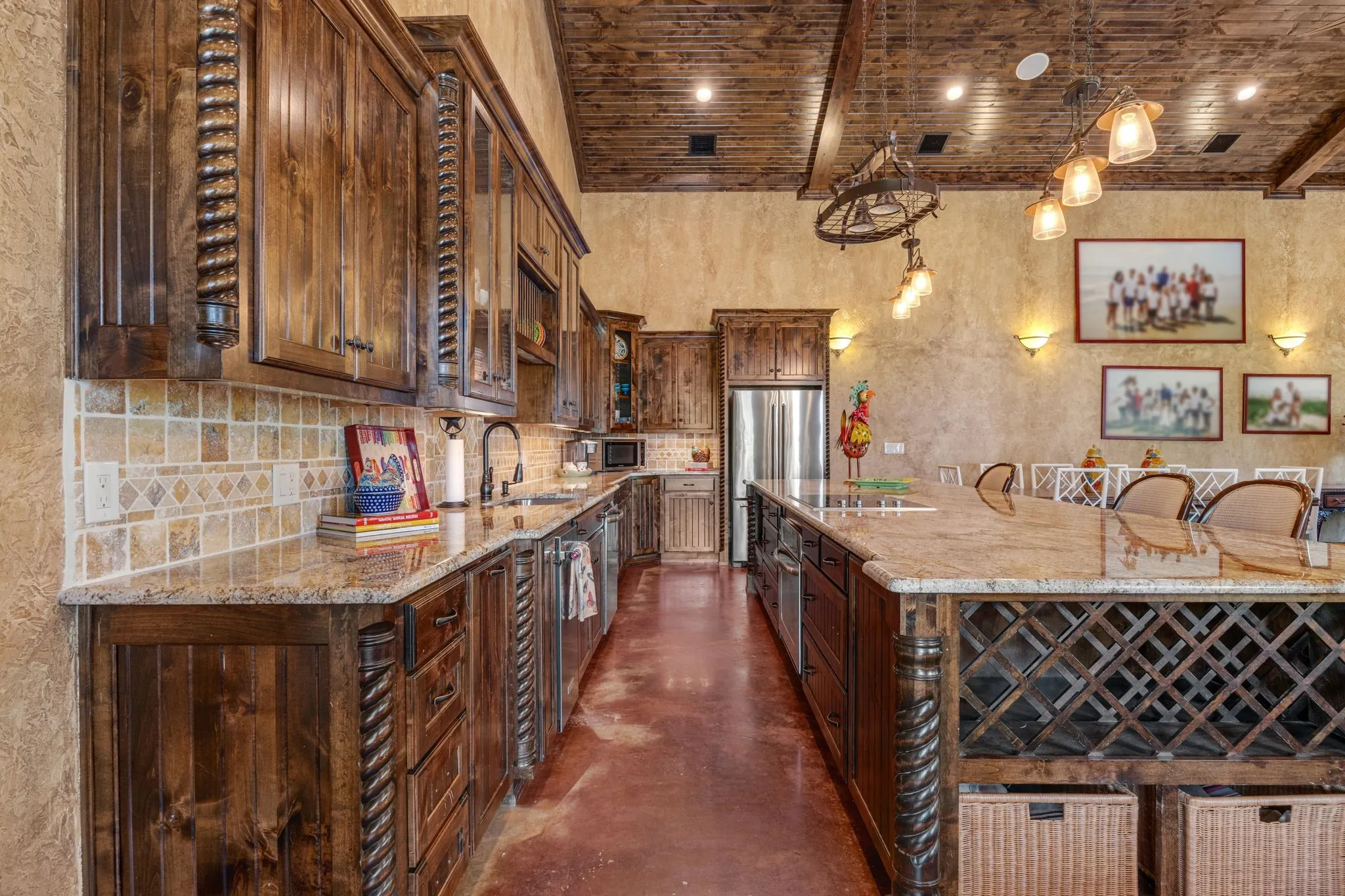 Single Family Residence For Sale in Cherokee County , 1125 County Road 1401, Jacksonville, Texas 75766, 3 Bedroom, 4 Bathroom, 2 Garage spaces, 3,189 Sqft, built in 2007, mls#21394884, Real Estate Agent in Jacksonville, Homes For Sale in Cherokee county, Homes For Sale in Jacksonville, Realtor in Jacksonville Texas, Real Estate Brokerage Independent Realty Texas, Luminita Cordes Realtor