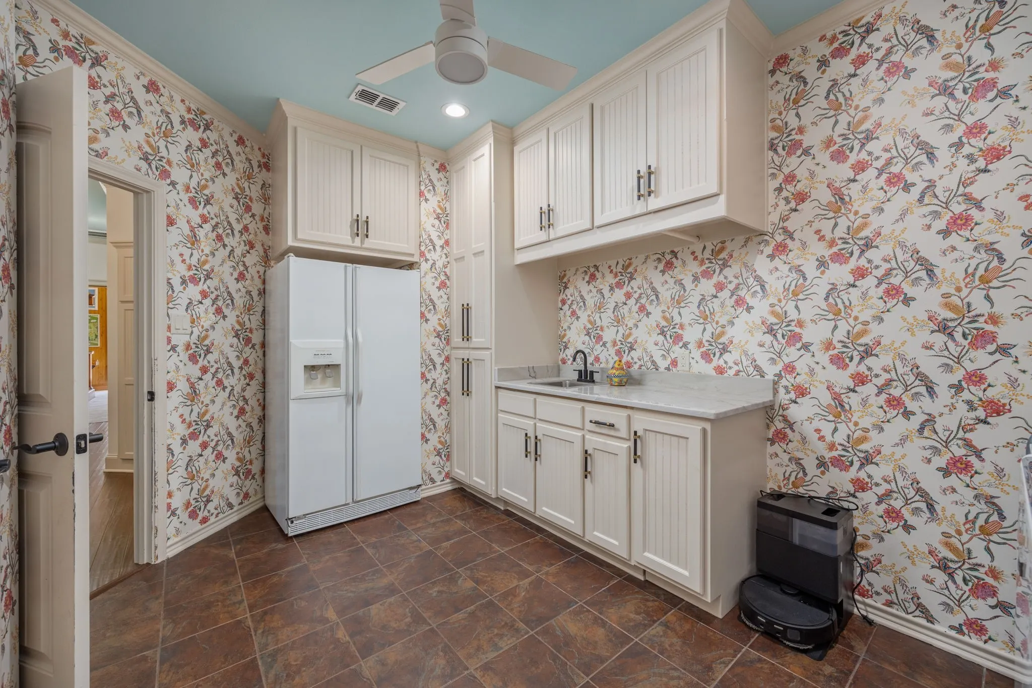 Single Family Residence For Sale in Cherokee County , 1125 County Road 1401, Jacksonville, Texas 75766, 3 Bedroom, 4 Bathroom, 2 Garage spaces, 3,189 Sqft, built in 2007, mls#21394884, Real Estate Agent in Jacksonville, Homes For Sale in Cherokee county, Homes For Sale in Jacksonville, Realtor in Jacksonville Texas, Real Estate Brokerage Independent Realty Texas, Luminita Cordes Realtor