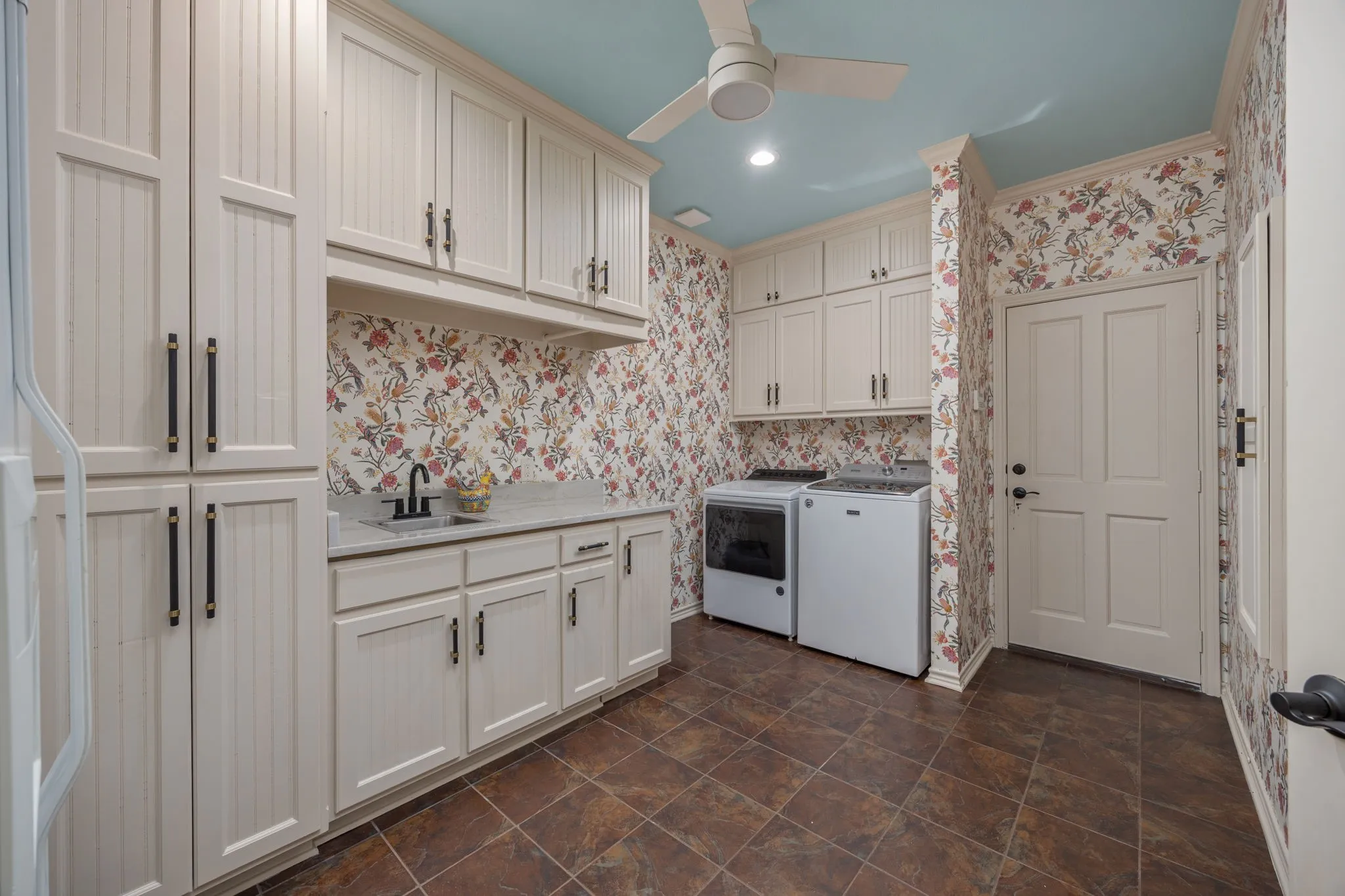 Single Family Residence For Sale in Cherokee County , 1125 County Road 1401, Jacksonville, Texas 75766, 3 Bedroom, 4 Bathroom, 2 Garage spaces, 3,189 Sqft, built in 2007, mls#21394884, Real Estate Agent in Jacksonville, Homes For Sale in Cherokee county, Homes For Sale in Jacksonville, Realtor in Jacksonville Texas, Real Estate Brokerage Independent Realty Texas, Luminita Cordes Realtor