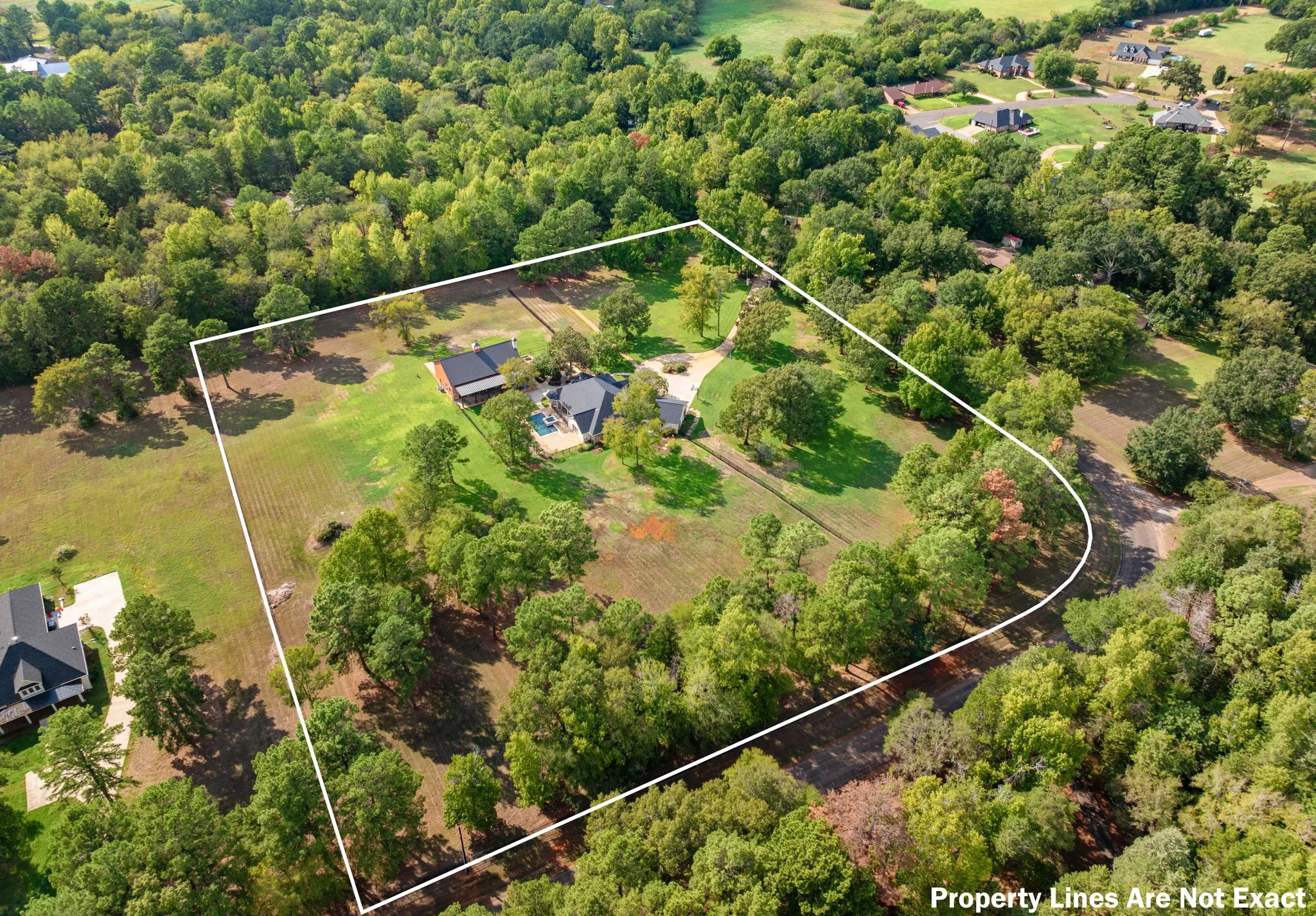 Single Family Residence For Sale in Cherokee County , 1125 County Road 1401, Jacksonville, Texas 75766, 3 Bedroom, 4 Bathroom, 2 Garage spaces, 3,189 Sqft, built in 2007, mls#21394884, Real Estate Agent in Jacksonville, Homes For Sale in Cherokee county, Homes For Sale in Jacksonville, Realtor in Jacksonville Texas, Real Estate Brokerage Independent Realty Texas, Luminita Cordes Realtor