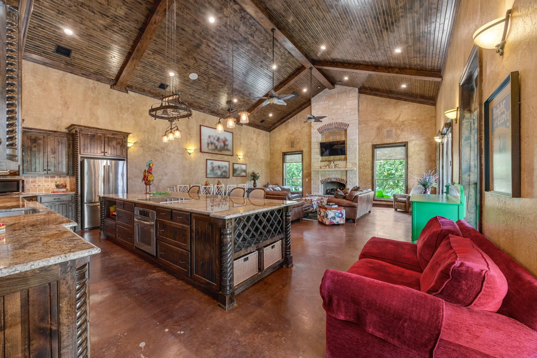 Single Family Residence For Sale in Cherokee County , 1125 County Road 1401, Jacksonville, Texas 75766, 3 Bedroom, 4 Bathroom, 2 Garage spaces, 3,189 Sqft, built in 2007, mls#21394884, Real Estate Agent in Jacksonville, Homes For Sale in Cherokee county, Homes For Sale in Jacksonville, Realtor in Jacksonville Texas, Real Estate Brokerage Independent Realty Texas, Luminita Cordes Realtor