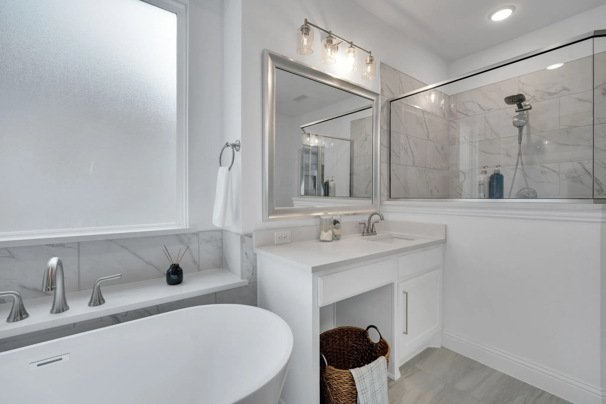 Single Family Residence For Rent in Ellis County , 1767 Shumard Street, Waxahachie, Texas 75165, 5 Bedroom, 5 Bathroom, 2 Garage spaces, 4,498 Sqft, built in 2022, mls#21330385, Real Estate Agent in Waxahachie, Homes For Rent in Ellis county, Homes For Rent in Waxahachie, Realtor in Waxahachie Texas, Real Estate Brokerage Independent Realty Texas, Luminita Cordes Realtor