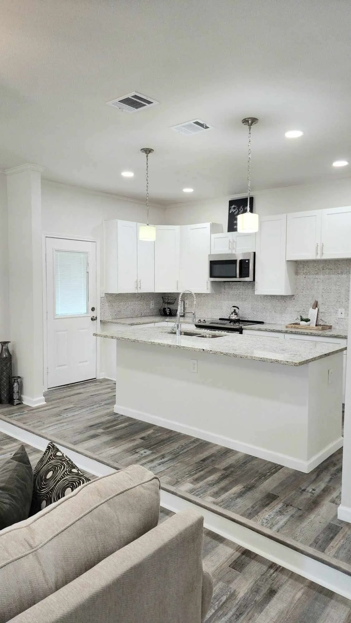 Single Family Residence For Rent in Tarrant County , 2000 May Street, Fort Worth, Texas 76110, 4 Bedroom, 3 Bathroom, Garage spaces, 1,666 Sqft, built in 1927, mls#21395468, Real Estate Agent in Fort Worth, Homes For Rent in Tarrant county, Homes For Rent in Fort Worth, Realtor in Fort Worth Texas, Real Estate Brokerage Independent Realty Texas, Luminita Cordes Realtor