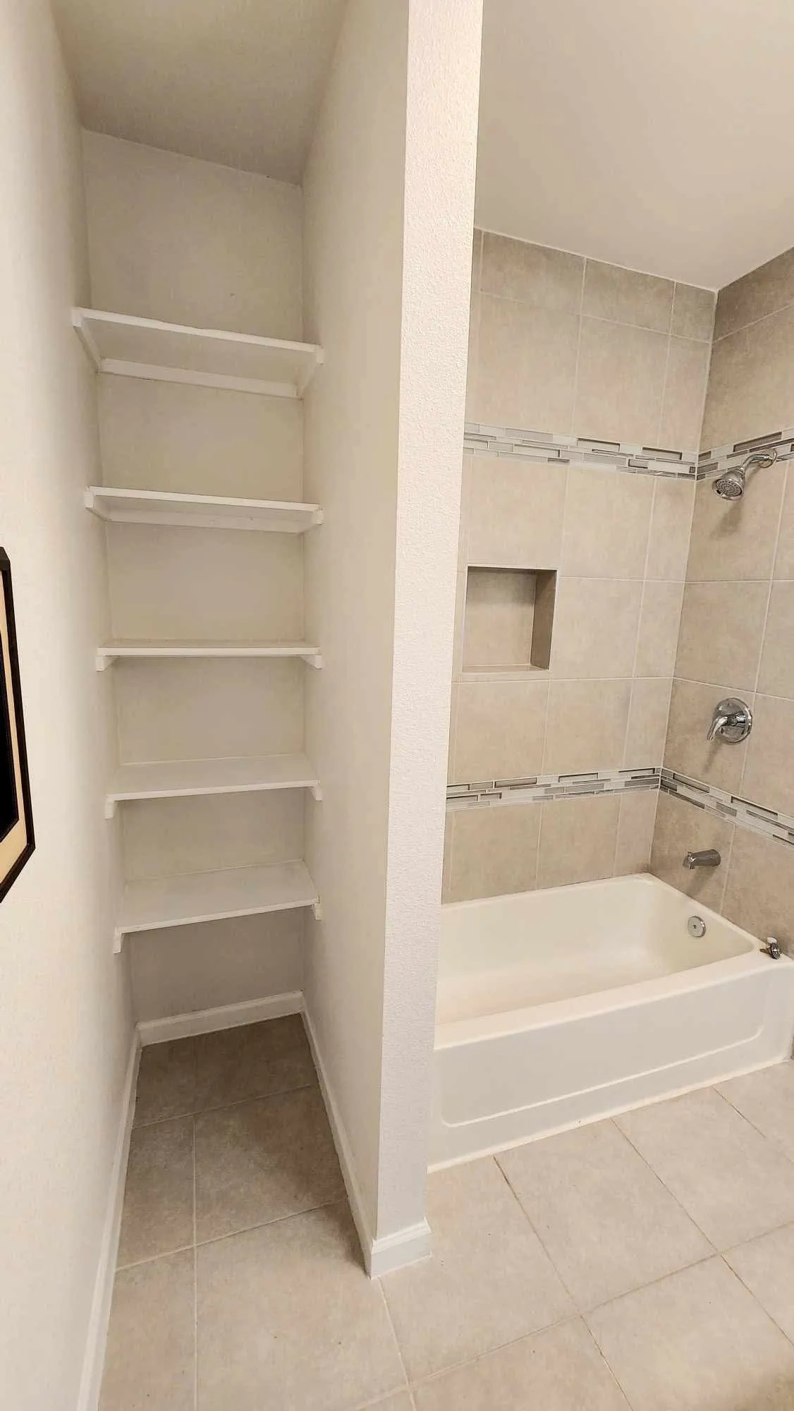 Single Family Residence For Rent in Tarrant County , 2000 May Street, Fort Worth, Texas 76110, 4 Bedroom, 3 Bathroom, Garage spaces, 1,666 Sqft, built in 1927, mls#21395468, Real Estate Agent in Fort Worth, Homes For Rent in Tarrant county, Homes For Rent in Fort Worth, Realtor in Fort Worth Texas, Real Estate Brokerage Independent Realty Texas, Luminita Cordes Realtor