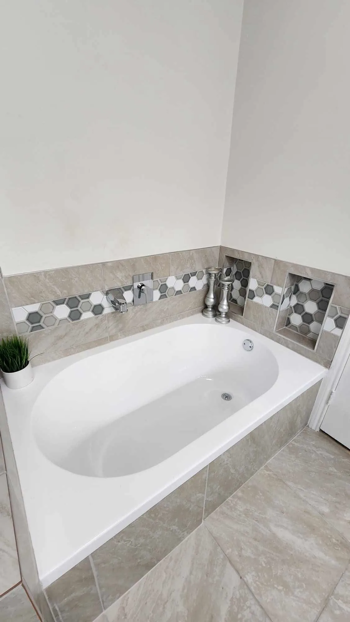 Single Family Residence For Rent in Tarrant County , 2000 May Street, Fort Worth, Texas 76110, 4 Bedroom, 3 Bathroom, Garage spaces, 1,666 Sqft, built in 1927, mls#21395468, Real Estate Agent in Fort Worth, Homes For Rent in Tarrant county, Homes For Rent in Fort Worth, Realtor in Fort Worth Texas, Real Estate Brokerage Independent Realty Texas, Luminita Cordes Realtor