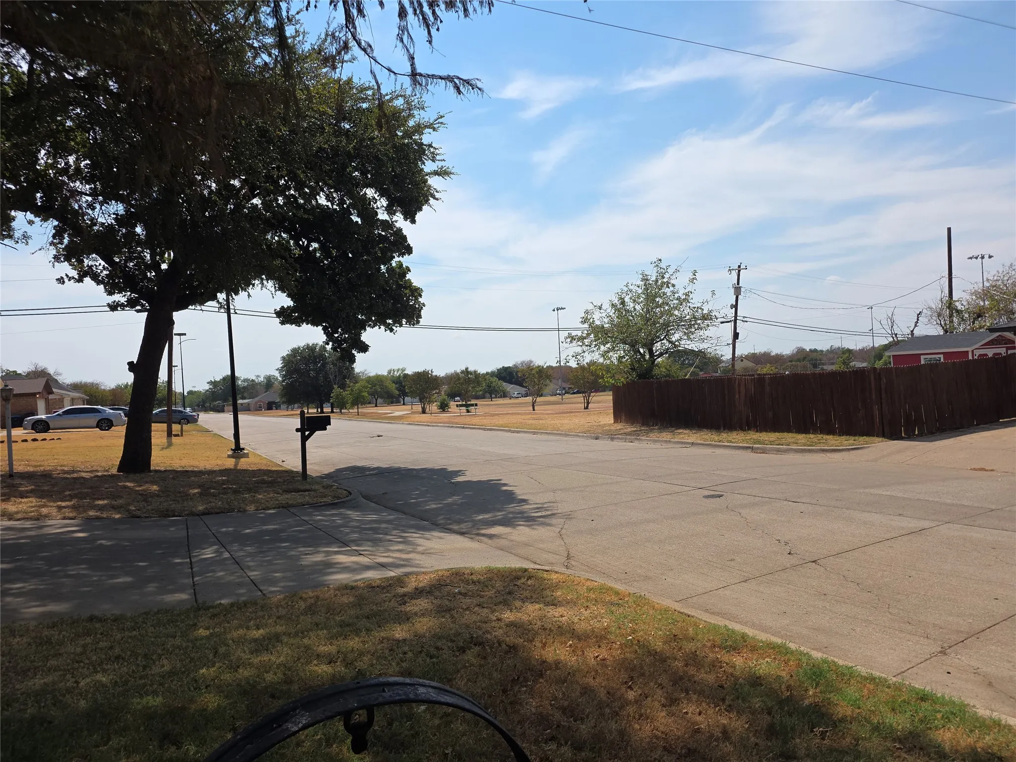 Single Family Residence For Sale in Tarrant County , 2001 Carverly Drive, Fort Worth, Texas 76112, 3 Bedroom, 2 Bathroom, 2 Garage spaces, 1,884 Sqft, built in 1972, mls#21395454, Real Estate Agent in Fort Worth, Homes For Sale in Tarrant county, Homes For Sale in Fort Worth, Realtor in Fort Worth Texas, Real Estate Brokerage Independent Realty Texas, Luminita Cordes Realtor