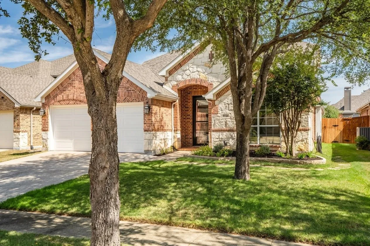Single Family Residence For Sale in Denton County , 8748 Dayton Drive, Lantana, Texas 76226, 4 Bedroom, 3 Bathroom, 2 Garage spaces, 2,822 Sqft, built in 2005, mls#21392006, Real Estate Agent in Lantana, Homes For Sale in Denton county, Homes For Sale in Lantana, Realtor in Lantana Texas, Real Estate Brokerage Independent Realty Texas, Luminita Cordes Realtor