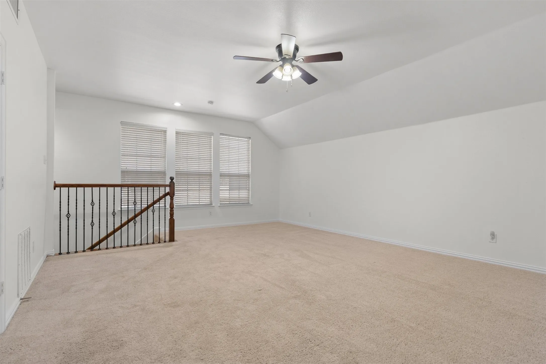 Single Family Residence For Sale in Denton County , 8748 Dayton Drive, Lantana, Texas 76226, 4 Bedroom, 3 Bathroom, 2 Garage spaces, 2,822 Sqft, built in 2005, mls#21392006, Real Estate Agent in Lantana, Homes For Sale in Denton county, Homes For Sale in Lantana, Realtor in Lantana Texas, Real Estate Brokerage Independent Realty Texas, Luminita Cordes Realtor