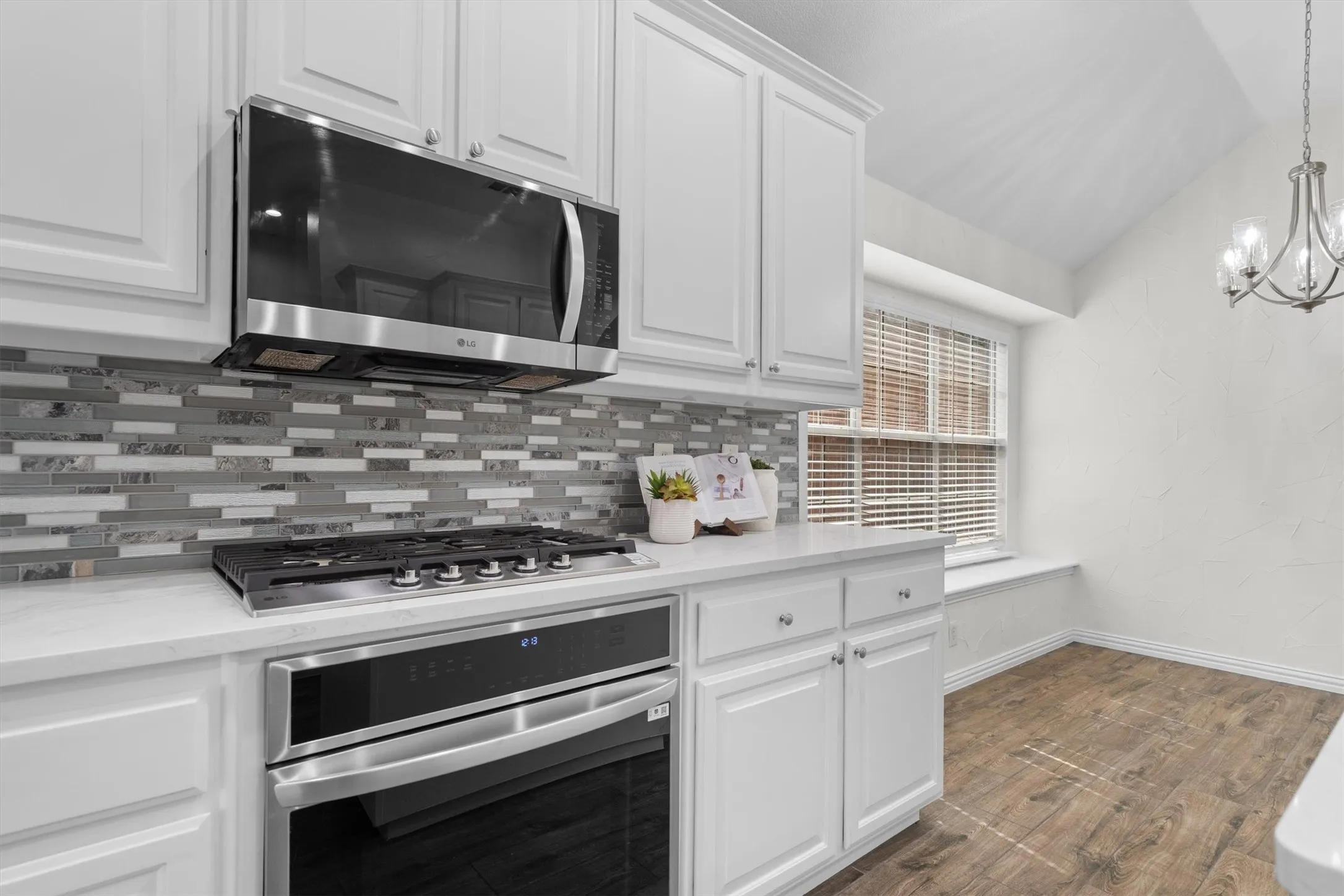 Single Family Residence For Sale in Denton County , 8748 Dayton Drive, Lantana, Texas 76226, 4 Bedroom, 3 Bathroom, 2 Garage spaces, 2,822 Sqft, built in 2005, mls#21392006, Real Estate Agent in Lantana, Homes For Sale in Denton county, Homes For Sale in Lantana, Realtor in Lantana Texas, Real Estate Brokerage Independent Realty Texas, Luminita Cordes Realtor