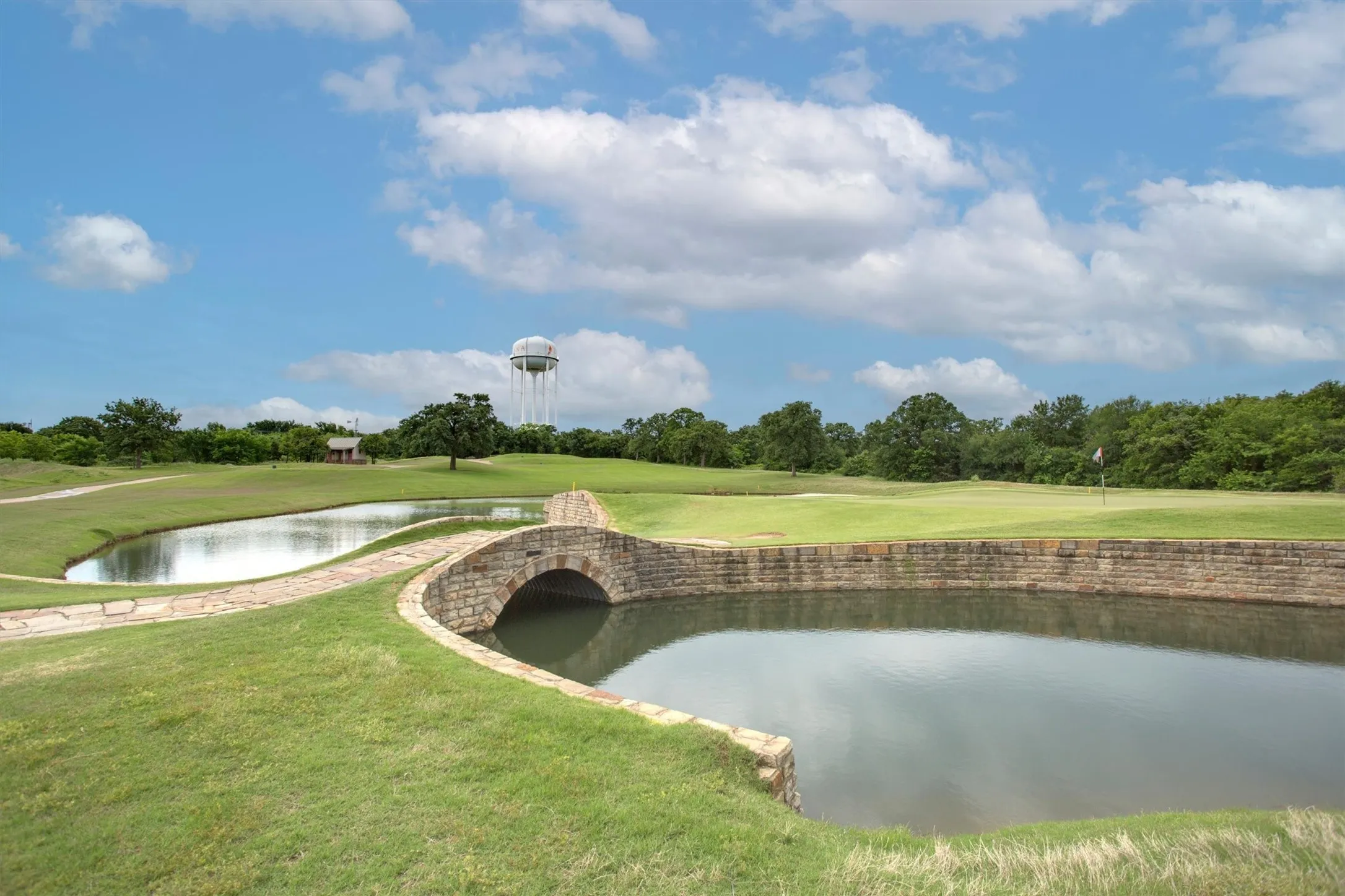 Single Family Residence For Sale in Denton County , 8748 Dayton Drive, Lantana, Texas 76226, 4 Bedroom, 3 Bathroom, 2 Garage spaces, 2,822 Sqft, built in 2005, mls#21392006, Real Estate Agent in Lantana, Homes For Sale in Denton county, Homes For Sale in Lantana, Realtor in Lantana Texas, Real Estate Brokerage Independent Realty Texas, Luminita Cordes Realtor