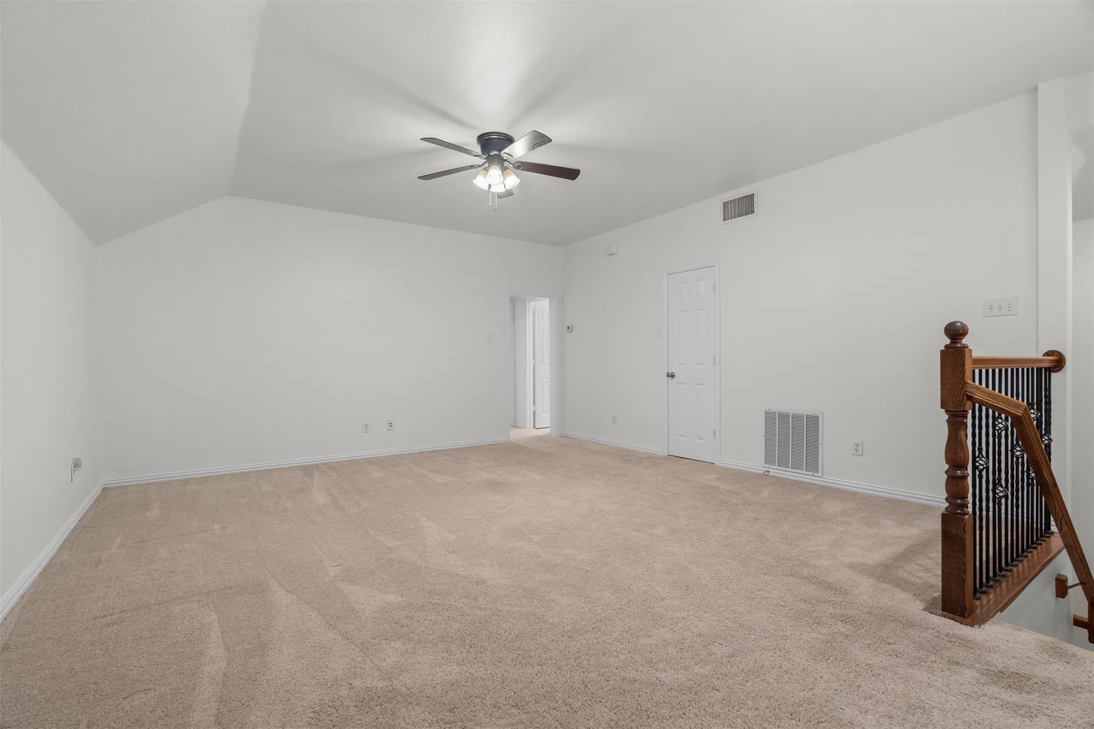 Single Family Residence For Sale in Denton County , 8748 Dayton Drive, Lantana, Texas 76226, 4 Bedroom, 3 Bathroom, 2 Garage spaces, 2,822 Sqft, built in 2005, mls#21392006, Real Estate Agent in Lantana, Homes For Sale in Denton county, Homes For Sale in Lantana, Realtor in Lantana Texas, Real Estate Brokerage Independent Realty Texas, Luminita Cordes Realtor