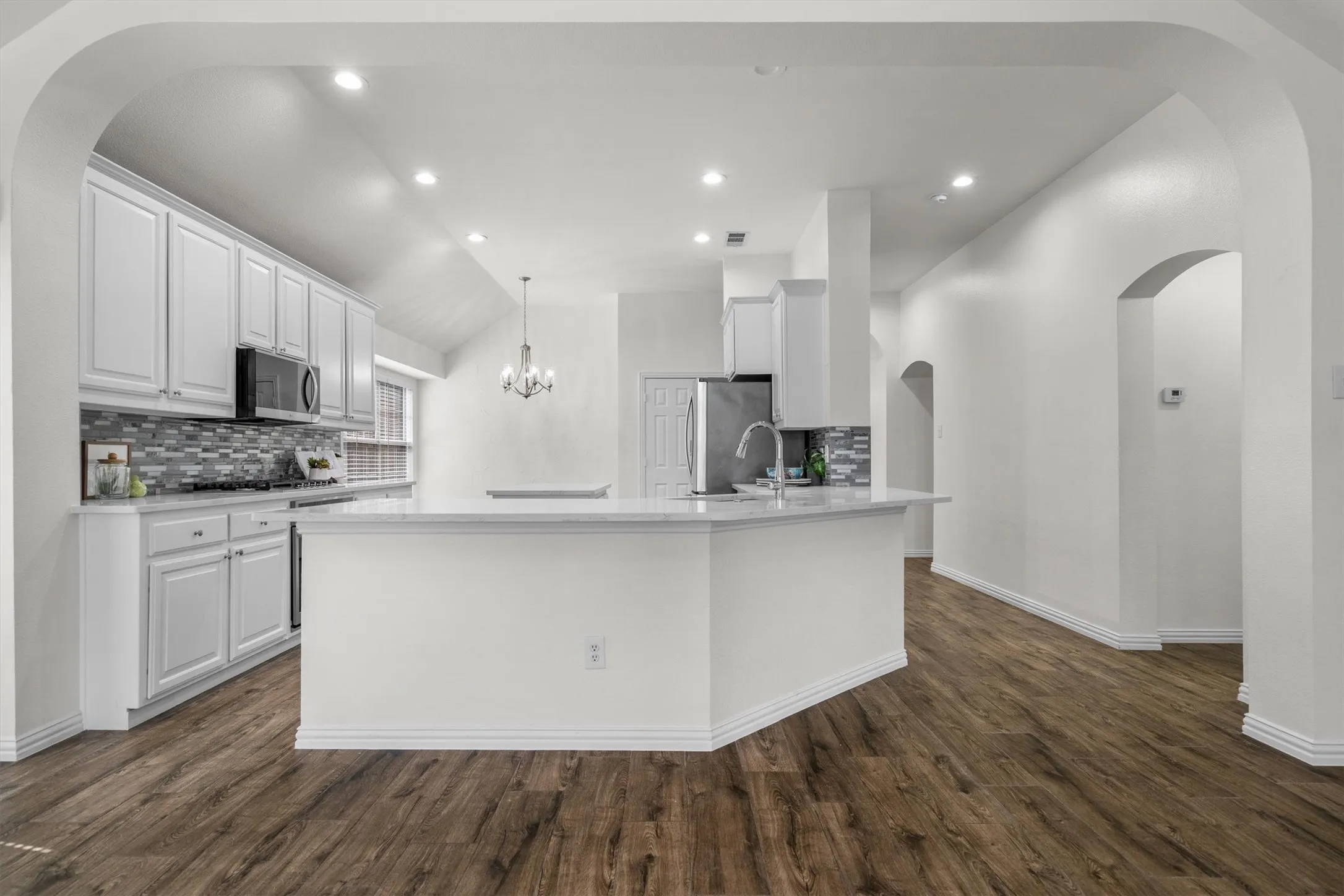 Single Family Residence For Sale in Denton County , 8748 Dayton Drive, Lantana, Texas 76226, 4 Bedroom, 3 Bathroom, 2 Garage spaces, 2,822 Sqft, built in 2005, mls#21392006, Real Estate Agent in Lantana, Homes For Sale in Denton county, Homes For Sale in Lantana, Realtor in Lantana Texas, Real Estate Brokerage Independent Realty Texas, Luminita Cordes Realtor