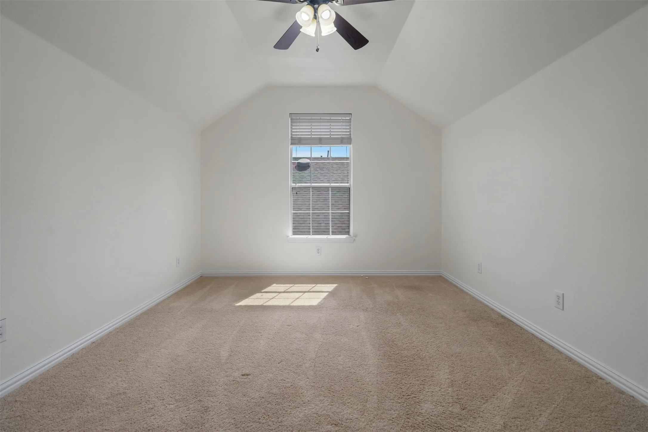 Single Family Residence For Sale in Denton County , 8748 Dayton Drive, Lantana, Texas 76226, 4 Bedroom, 3 Bathroom, 2 Garage spaces, 2,822 Sqft, built in 2005, mls#21392006, Real Estate Agent in Lantana, Homes For Sale in Denton county, Homes For Sale in Lantana, Realtor in Lantana Texas, Real Estate Brokerage Independent Realty Texas, Luminita Cordes Realtor