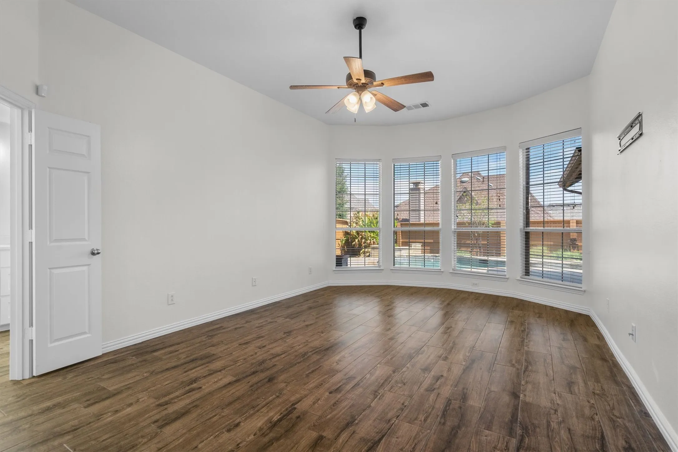 Single Family Residence For Sale in Denton County , 8748 Dayton Drive, Lantana, Texas 76226, 4 Bedroom, 3 Bathroom, 2 Garage spaces, 2,822 Sqft, built in 2005, mls#21392006, Real Estate Agent in Lantana, Homes For Sale in Denton county, Homes For Sale in Lantana, Realtor in Lantana Texas, Real Estate Brokerage Independent Realty Texas, Luminita Cordes Realtor