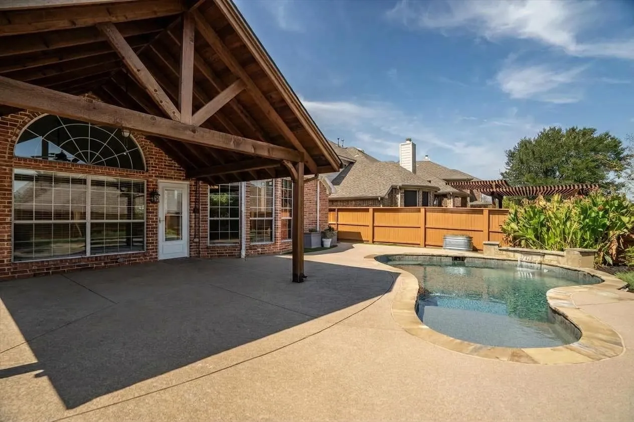 Single Family Residence For Sale in Denton County , 8748 Dayton Drive, Lantana, Texas 76226, 4 Bedroom, 3 Bathroom, 2 Garage spaces, 2,822 Sqft, built in 2005, mls#21392006, Real Estate Agent in Lantana, Homes For Sale in Denton county, Homes For Sale in Lantana, Realtor in Lantana Texas, Real Estate Brokerage Independent Realty Texas, Luminita Cordes Realtor