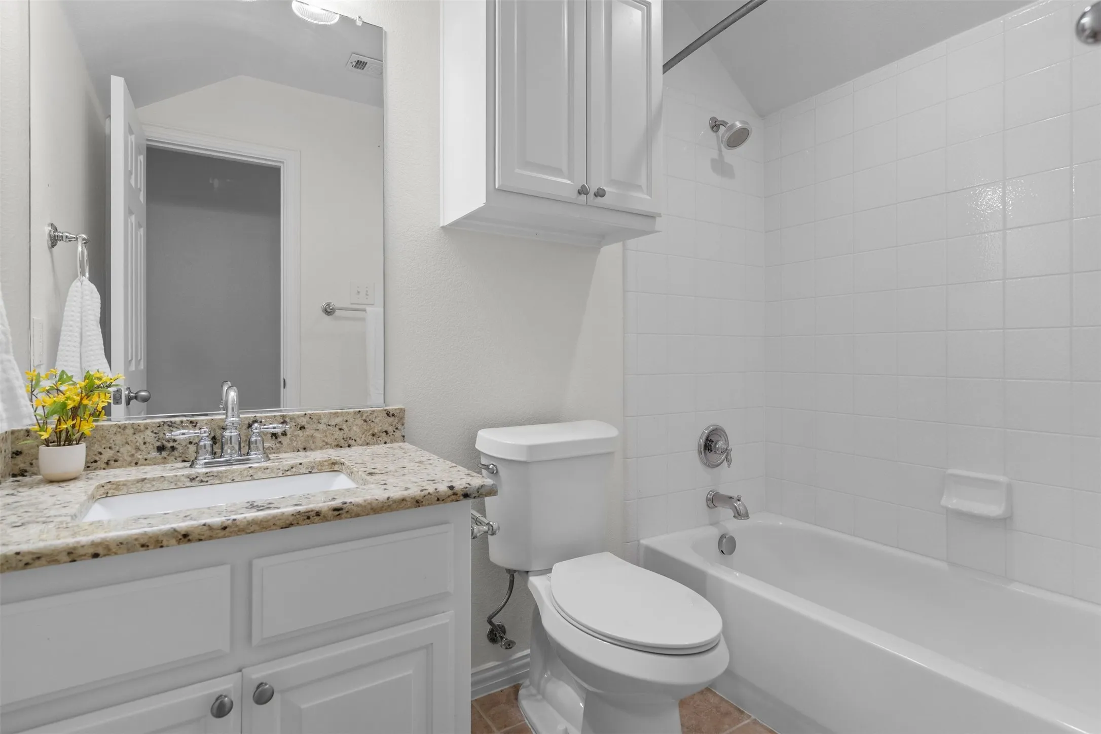 Single Family Residence For Sale in Denton County , 8748 Dayton Drive, Lantana, Texas 76226, 4 Bedroom, 3 Bathroom, 2 Garage spaces, 2,822 Sqft, built in 2005, mls#21392006, Real Estate Agent in Lantana, Homes For Sale in Denton county, Homes For Sale in Lantana, Realtor in Lantana Texas, Real Estate Brokerage Independent Realty Texas, Luminita Cordes Realtor