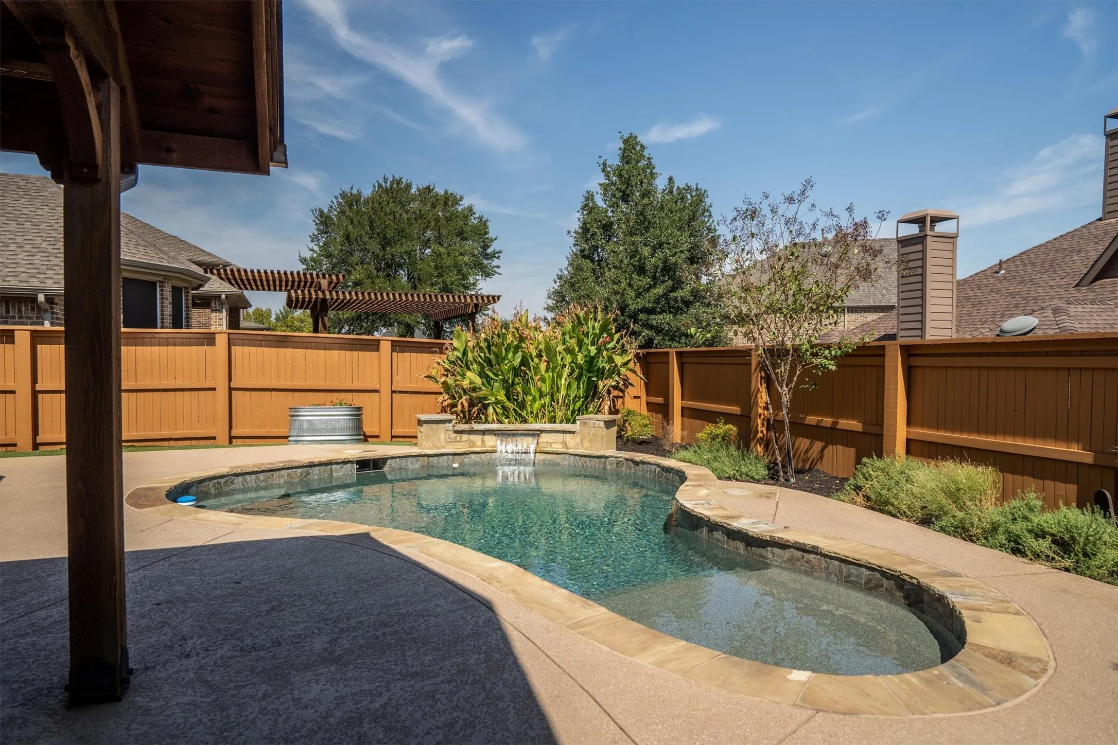 Single Family Residence For Sale in Denton County , 8748 Dayton Drive, Lantana, Texas 76226, 4 Bedroom, 3 Bathroom, 2 Garage spaces, 2,822 Sqft, built in 2005, mls#21392006, Real Estate Agent in Lantana, Homes For Sale in Denton county, Homes For Sale in Lantana, Realtor in Lantana Texas, Real Estate Brokerage Independent Realty Texas, Luminita Cordes Realtor