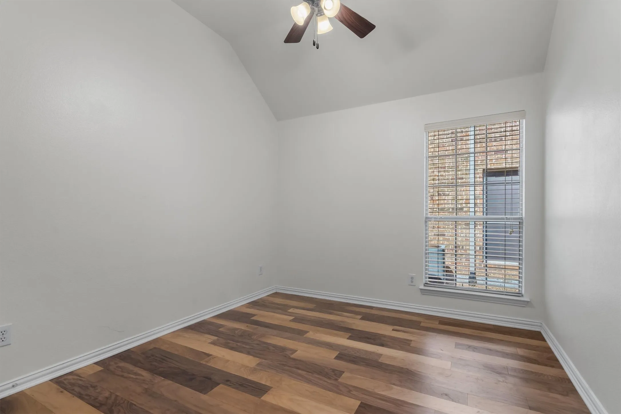 Single Family Residence For Sale in Denton County , 8748 Dayton Drive, Lantana, Texas 76226, 4 Bedroom, 3 Bathroom, 2 Garage spaces, 2,822 Sqft, built in 2005, mls#21392006, Real Estate Agent in Lantana, Homes For Sale in Denton county, Homes For Sale in Lantana, Realtor in Lantana Texas, Real Estate Brokerage Independent Realty Texas, Luminita Cordes Realtor