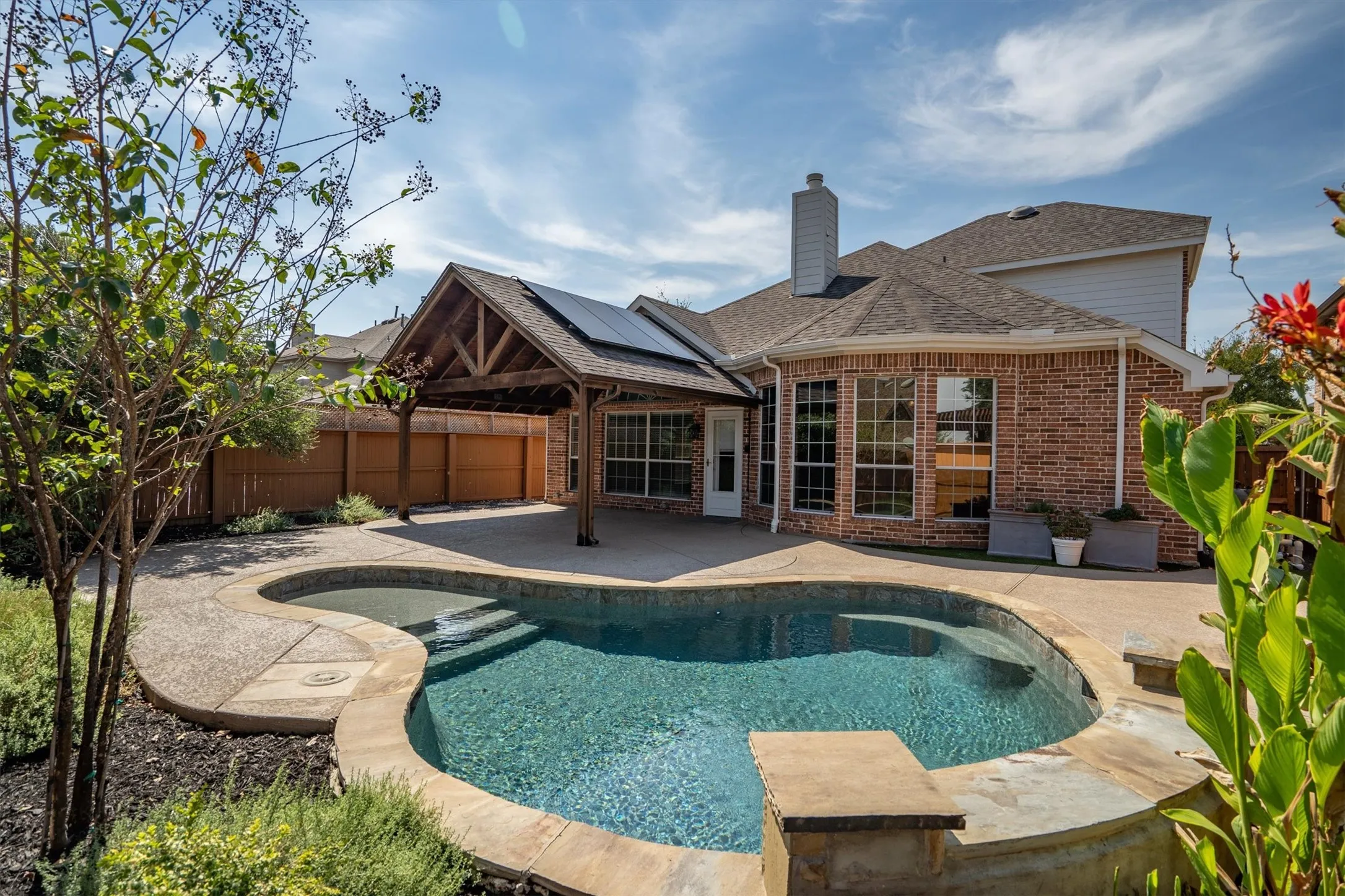 Single Family Residence For Sale in Denton County , 8748 Dayton Drive, Lantana, Texas 76226, 4 Bedroom, 3 Bathroom, 2 Garage spaces, 2,822 Sqft, built in 2005, mls#21392006, Real Estate Agent in Lantana, Homes For Sale in Denton county, Homes For Sale in Lantana, Realtor in Lantana Texas, Real Estate Brokerage Independent Realty Texas, Luminita Cordes Realtor