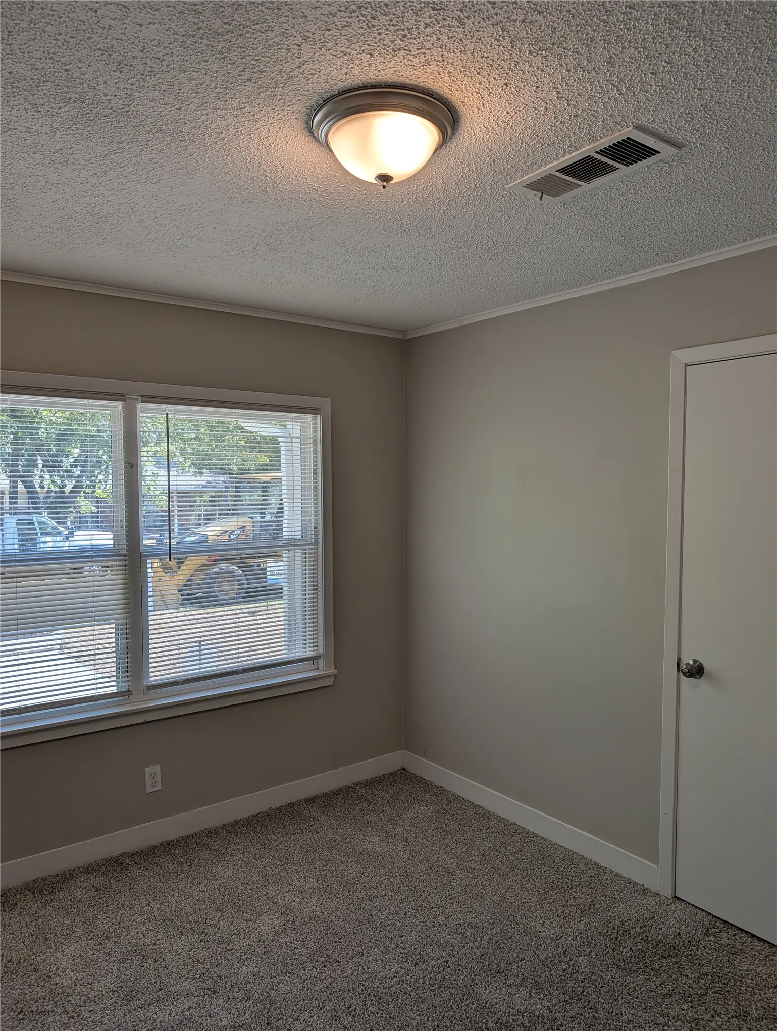 Single Family Residence For Rent in Johnson County , 1007 N Walnut Street, Cleburne, Texas 76033, 3 Bedroom, 2 Bathroom, Garage spaces, 868 Sqft, built in 1950, mls#21395475, Real Estate Agent in Cleburne, Homes For Rent in Johnson county, Homes For Rent in Cleburne, Realtor in Cleburne Texas, Real Estate Brokerage Independent Realty Texas, Luminita Cordes Realtor
