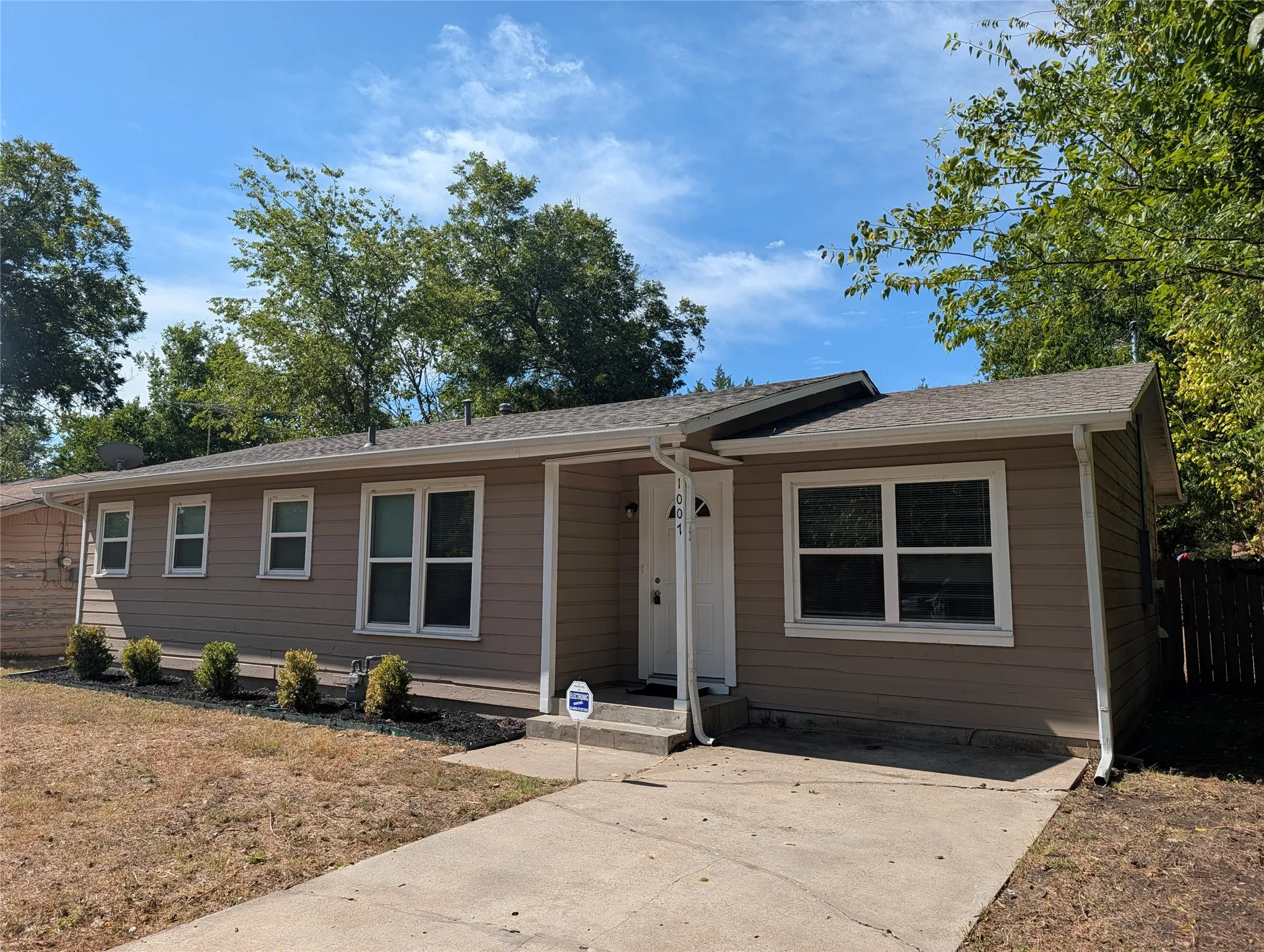 Single Family Residence For Rent