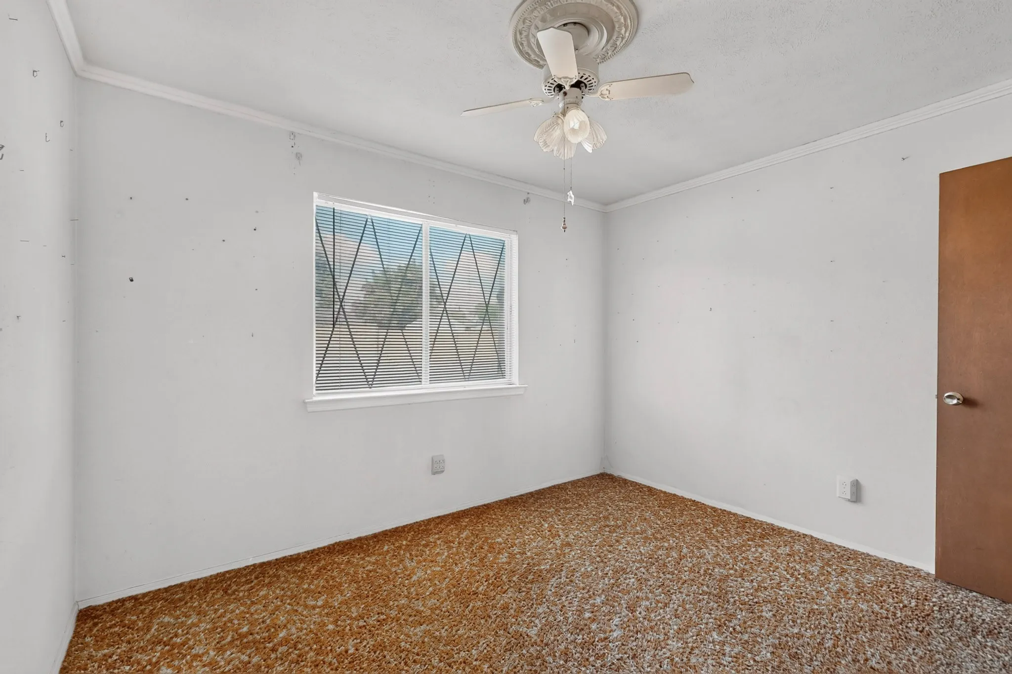 Single Family Residence For Sale in Dallas County , 4638 Colgate Lane, Garland, Texas 75042, 3 Bedroom, 2 Bathroom, 2 Garage spaces, 1,257 Sqft, built in 1964, mls#21394947, Real Estate Agent in Garland, Homes For Sale in Dallas county, Homes For Sale in Garland, Realtor in Garland Texas, Real Estate Brokerage Independent Realty Texas, Luminita Cordes Realtor