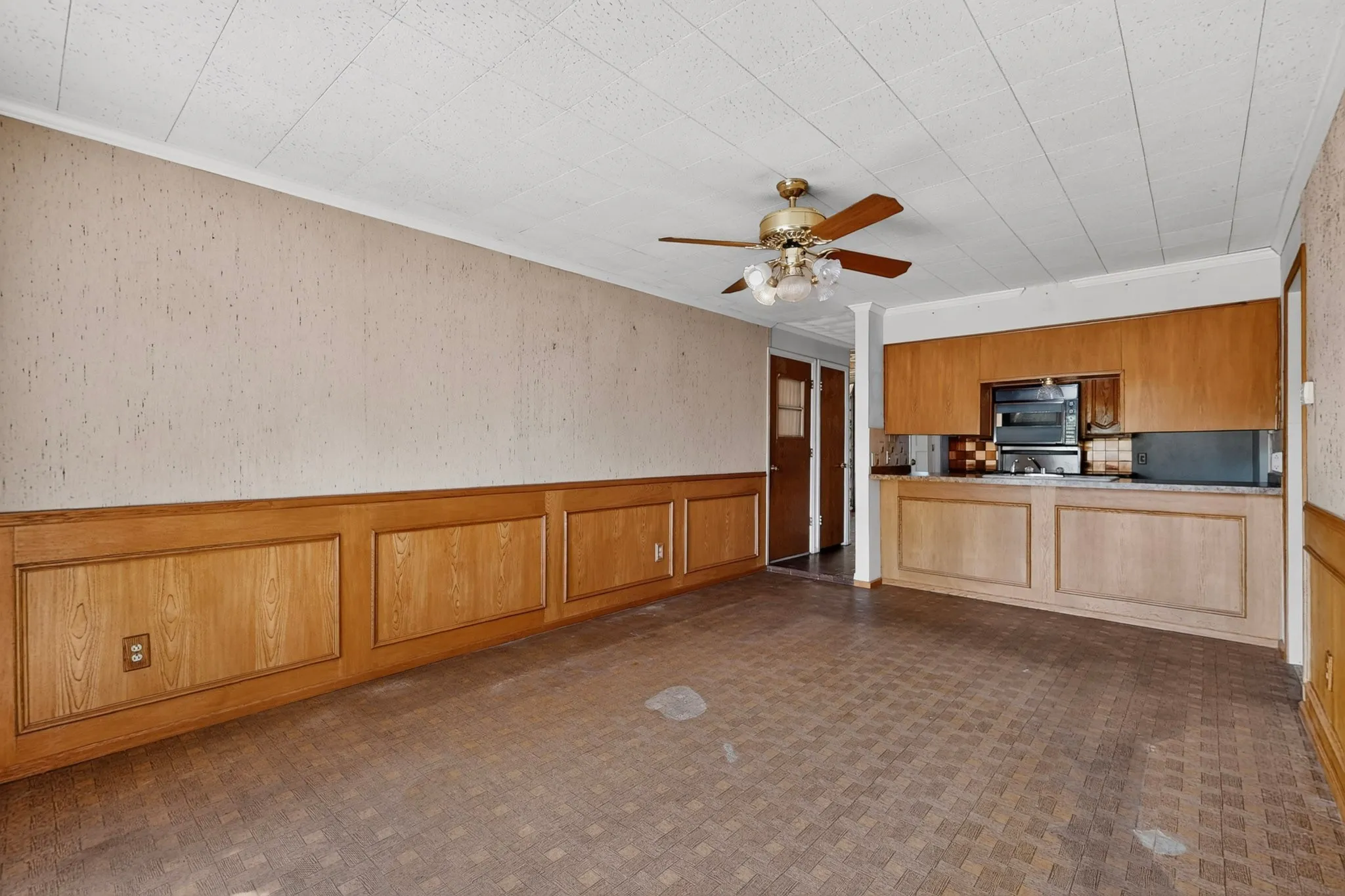 Single Family Residence For Sale in Dallas County , 4638 Colgate Lane, Garland, Texas 75042, 3 Bedroom, 2 Bathroom, 2 Garage spaces, 1,257 Sqft, built in 1964, mls#21394947, Real Estate Agent in Garland, Homes For Sale in Dallas county, Homes For Sale in Garland, Realtor in Garland Texas, Real Estate Brokerage Independent Realty Texas, Luminita Cordes Realtor