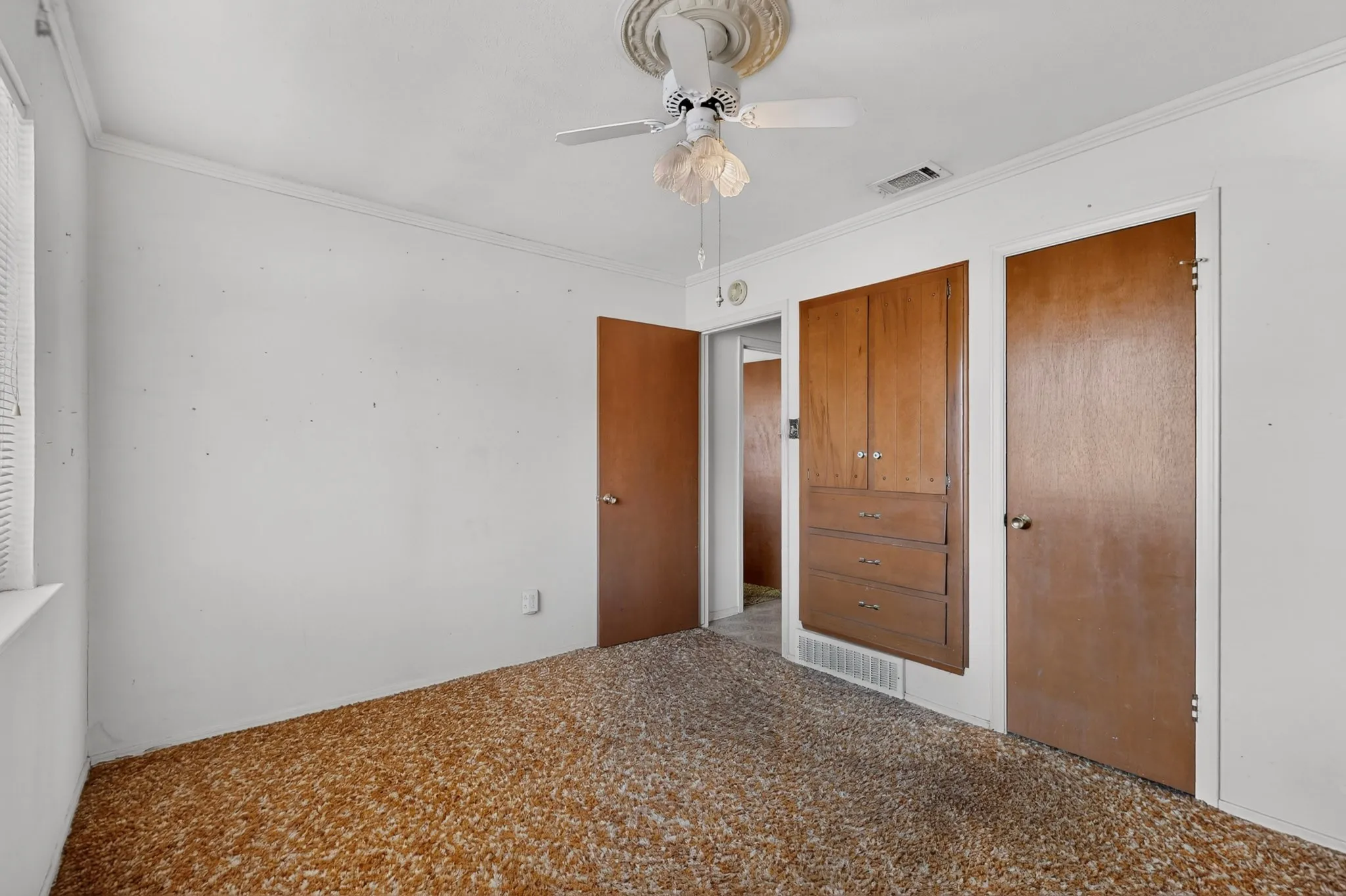 Single Family Residence For Sale in Dallas County , 4638 Colgate Lane, Garland, Texas 75042, 3 Bedroom, 2 Bathroom, 2 Garage spaces, 1,257 Sqft, built in 1964, mls#21394947, Real Estate Agent in Garland, Homes For Sale in Dallas county, Homes For Sale in Garland, Realtor in Garland Texas, Real Estate Brokerage Independent Realty Texas, Luminita Cordes Realtor