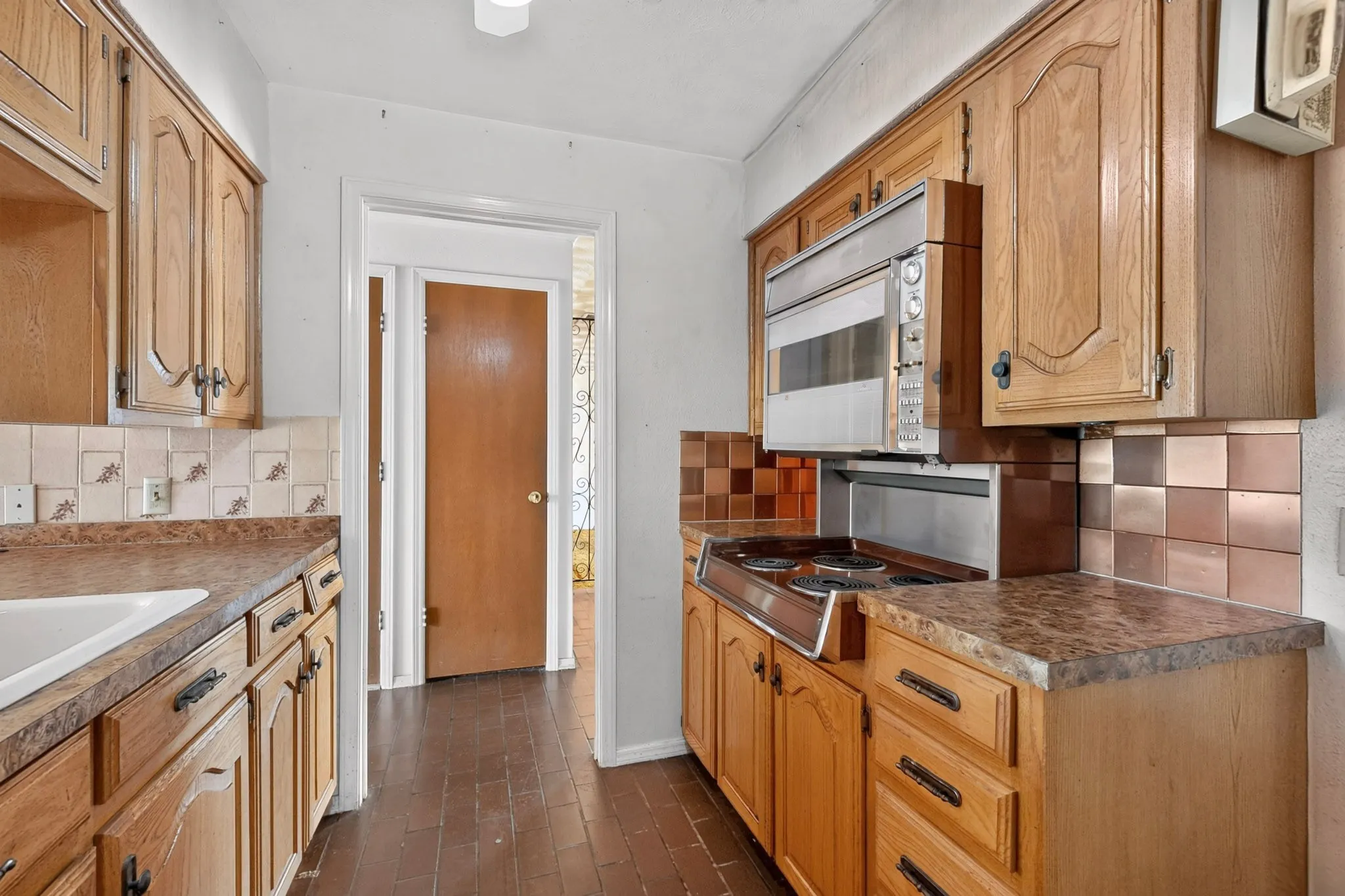 Single Family Residence For Sale in Dallas County , 4638 Colgate Lane, Garland, Texas 75042, 3 Bedroom, 2 Bathroom, 2 Garage spaces, 1,257 Sqft, built in 1964, mls#21394947, Real Estate Agent in Garland, Homes For Sale in Dallas county, Homes For Sale in Garland, Realtor in Garland Texas, Real Estate Brokerage Independent Realty Texas, Luminita Cordes Realtor
