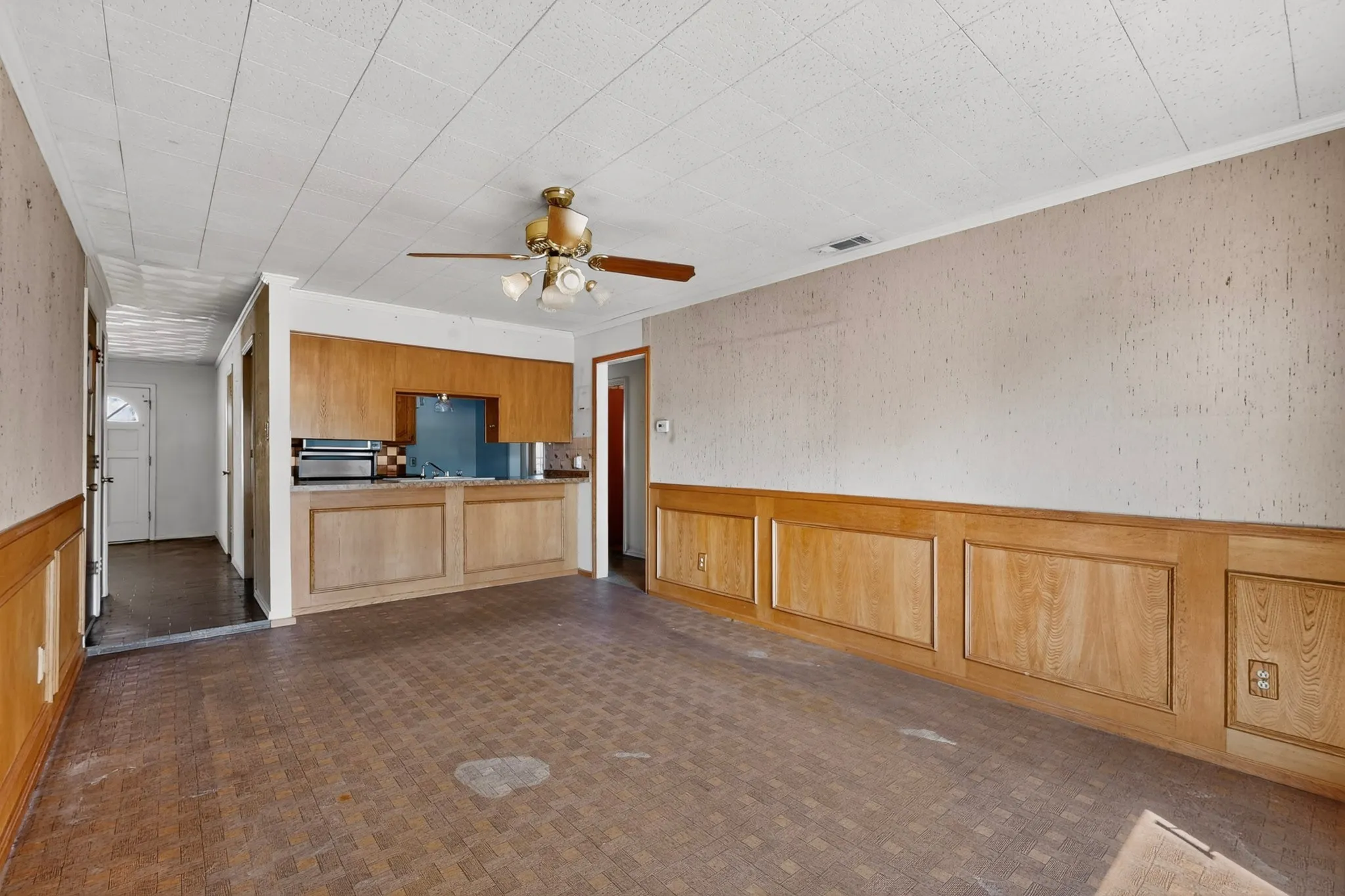 Single Family Residence For Sale in Dallas County , 4638 Colgate Lane, Garland, Texas 75042, 3 Bedroom, 2 Bathroom, 2 Garage spaces, 1,257 Sqft, built in 1964, mls#21394947, Real Estate Agent in Garland, Homes For Sale in Dallas county, Homes For Sale in Garland, Realtor in Garland Texas, Real Estate Brokerage Independent Realty Texas, Luminita Cordes Realtor
