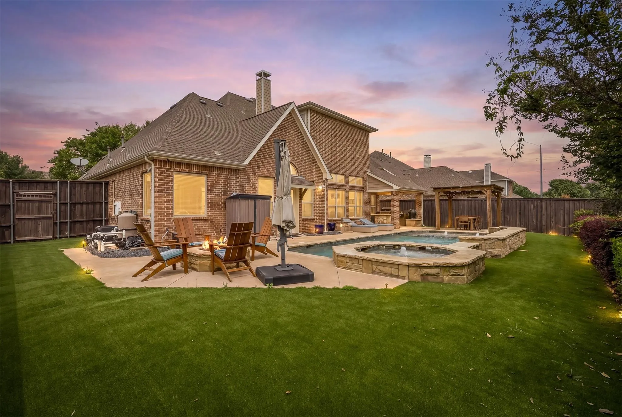 Single Family Residence For Sale in Tarrant County , 1005 High Hawk Trail, Euless, Texas 76039, 5 Bedroom, 4 Bathroom, 3 Garage spaces, 4,167 Sqft, built in 2009, mls#21395386, Real Estate Agent in Euless, Homes For Sale in Tarrant county, Homes For Sale in Euless, Realtor in Euless Texas, Real Estate Brokerage Independent Realty Texas, Luminita Cordes Realtor