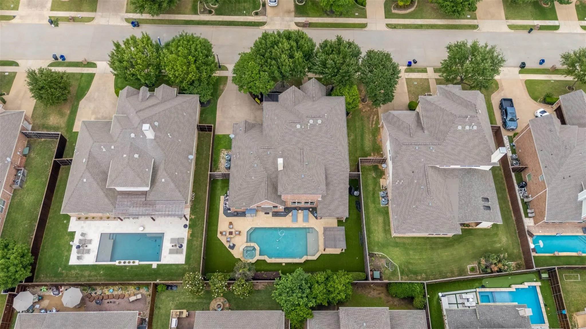 Single Family Residence For Sale in Tarrant County , 1005 High Hawk Trail, Euless, Texas 76039, 5 Bedroom, 4 Bathroom, 3 Garage spaces, 4,167 Sqft, built in 2009, mls#21395386, Real Estate Agent in Euless, Homes For Sale in Tarrant county, Homes For Sale in Euless, Realtor in Euless Texas, Real Estate Brokerage Independent Realty Texas, Luminita Cordes Realtor