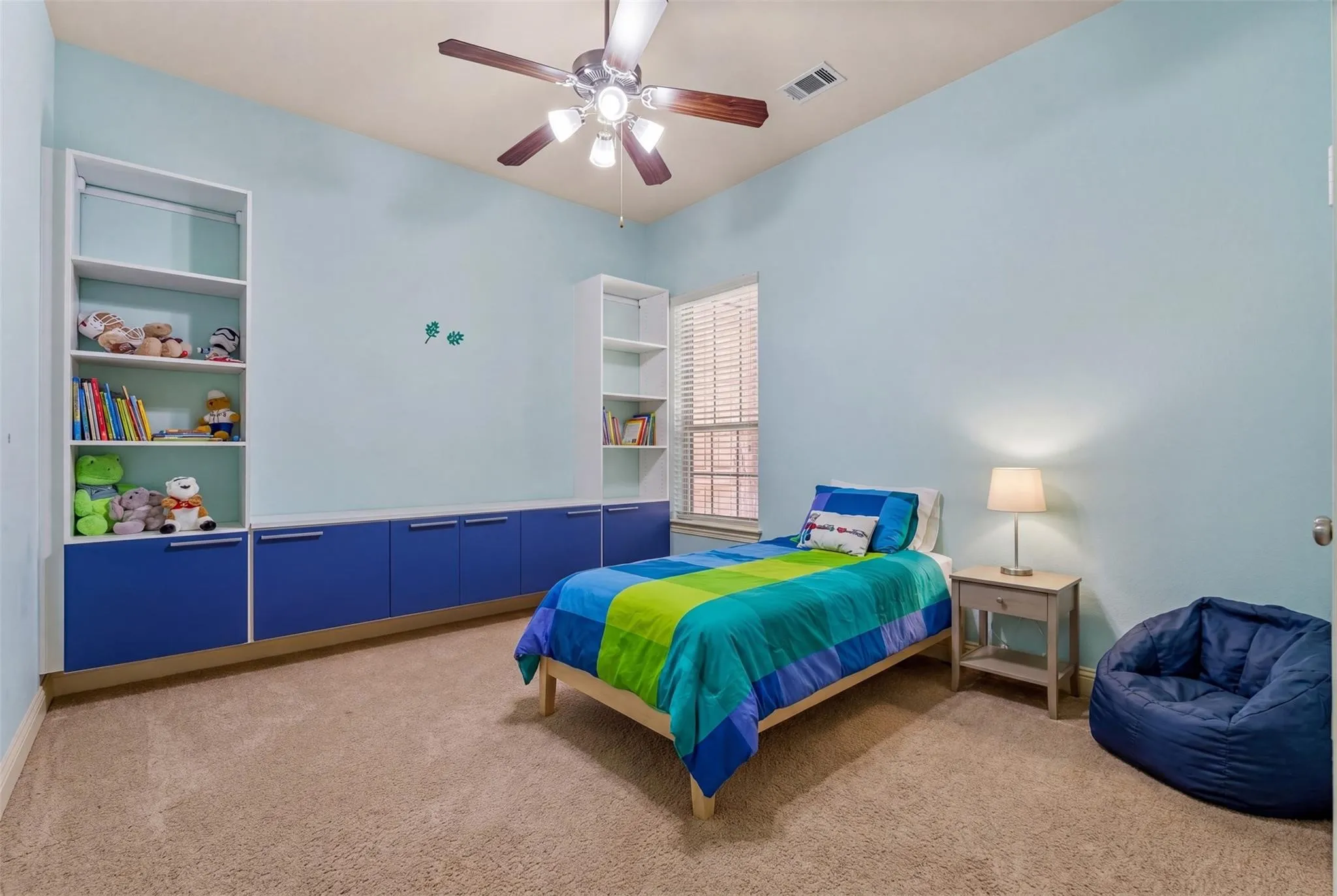 Single Family Residence For Sale in Tarrant County , 1005 High Hawk Trail, Euless, Texas 76039, 5 Bedroom, 4 Bathroom, 3 Garage spaces, 4,167 Sqft, built in 2009, mls#21395386, Real Estate Agent in Euless, Homes For Sale in Tarrant county, Homes For Sale in Euless, Realtor in Euless Texas, Real Estate Brokerage Independent Realty Texas, Luminita Cordes Realtor