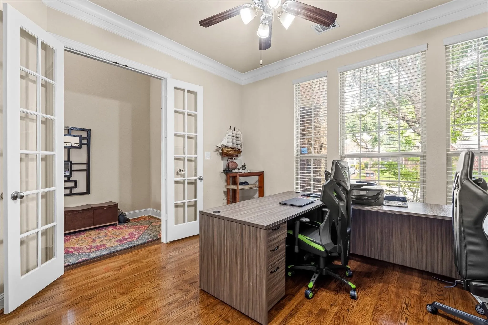 Single Family Residence For Sale in Tarrant County , 1005 High Hawk Trail, Euless, Texas 76039, 5 Bedroom, 4 Bathroom, 3 Garage spaces, 4,167 Sqft, built in 2009, mls#21395386, Real Estate Agent in Euless, Homes For Sale in Tarrant county, Homes For Sale in Euless, Realtor in Euless Texas, Real Estate Brokerage Independent Realty Texas, Luminita Cordes Realtor