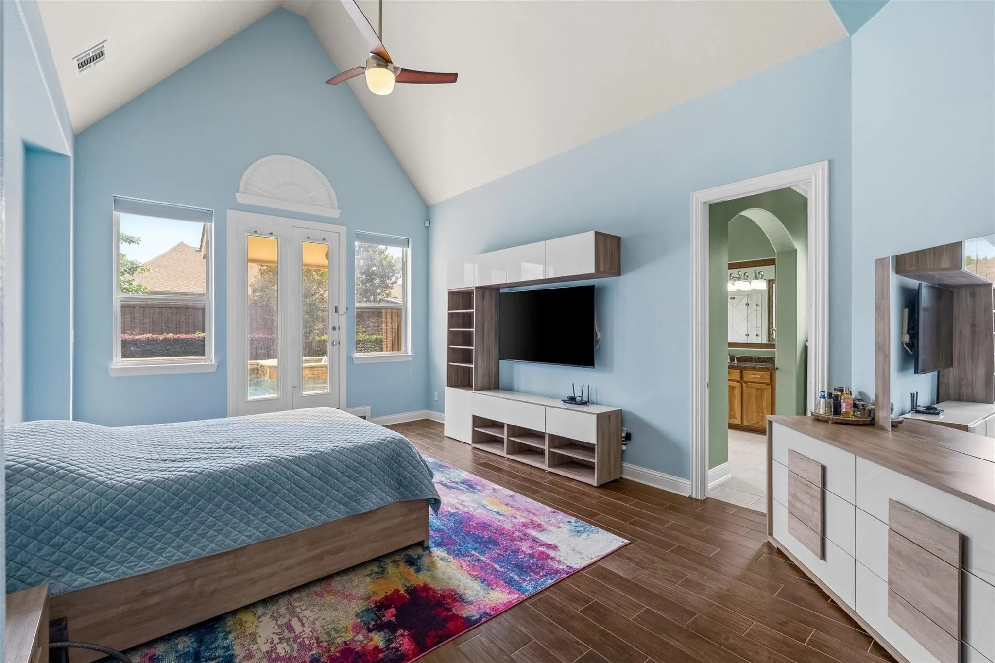 Single Family Residence For Sale in Tarrant County , 1005 High Hawk Trail, Euless, Texas 76039, 5 Bedroom, 4 Bathroom, 3 Garage spaces, 4,167 Sqft, built in 2009, mls#21395386, Real Estate Agent in Euless, Homes For Sale in Tarrant county, Homes For Sale in Euless, Realtor in Euless Texas, Real Estate Brokerage Independent Realty Texas, Luminita Cordes Realtor