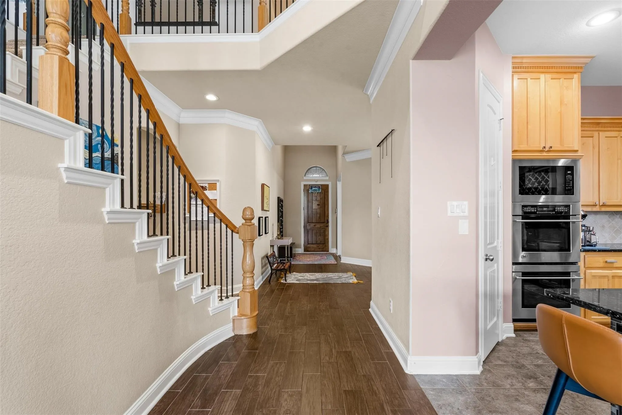 Single Family Residence For Sale in Tarrant County , 1005 High Hawk Trail, Euless, Texas 76039, 5 Bedroom, 4 Bathroom, 3 Garage spaces, 4,167 Sqft, built in 2009, mls#21395386, Real Estate Agent in Euless, Homes For Sale in Tarrant county, Homes For Sale in Euless, Realtor in Euless Texas, Real Estate Brokerage Independent Realty Texas, Luminita Cordes Realtor