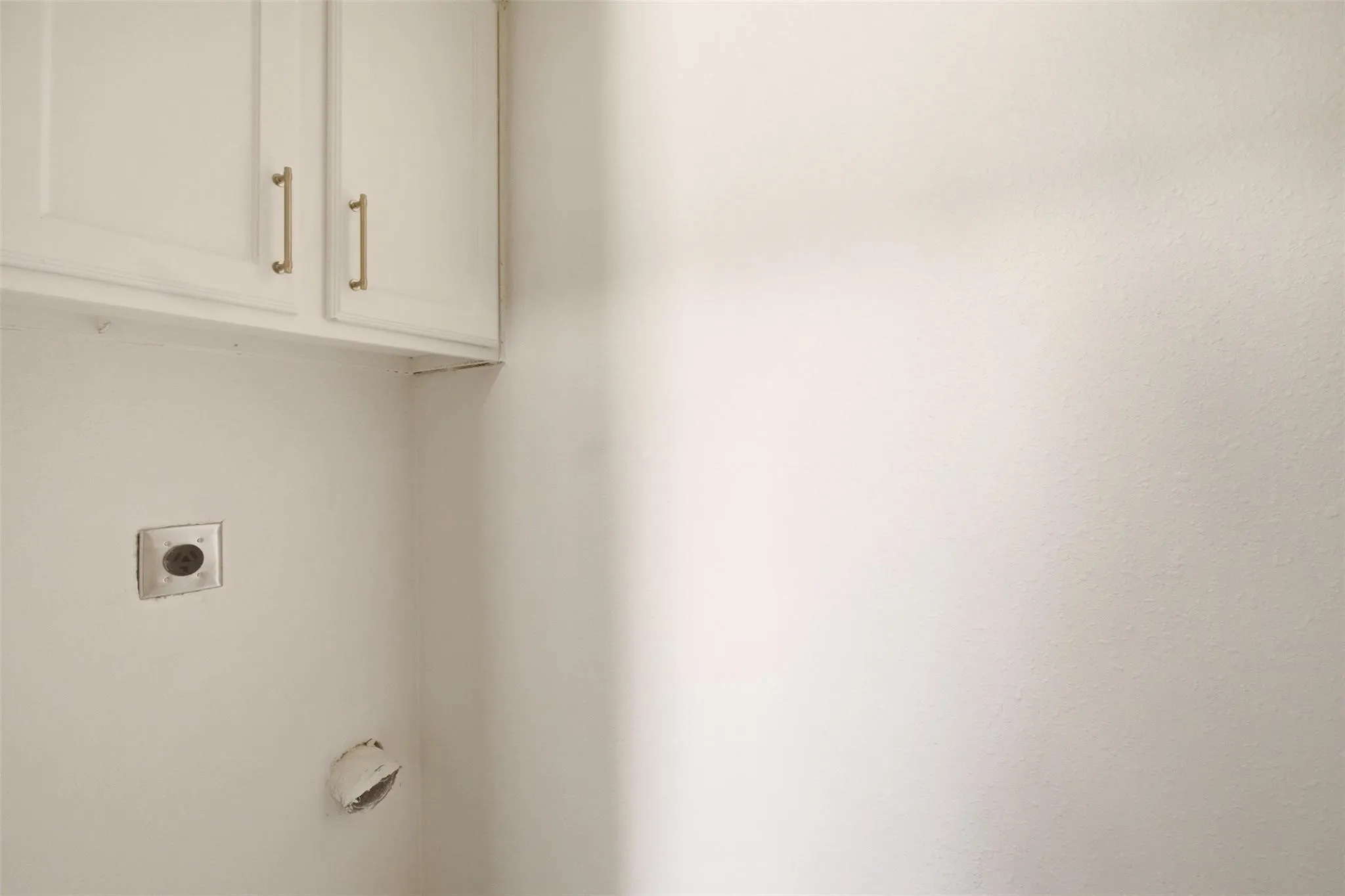 Apartment For Rent in Tarrant County , 908 Isbell Road A, Fort Worth, Texas 76114, 2 Bedroom, 2 Bathroom, Garage spaces, 920 Sqft, built in 1983, mls#21395471, Real Estate Agent in Fort Worth, Homes For Rent in Tarrant county, Homes For Rent in Fort Worth, Realtor in Fort Worth Texas, Real Estate Brokerage Independent Realty Texas, Luminita Cordes Realtor