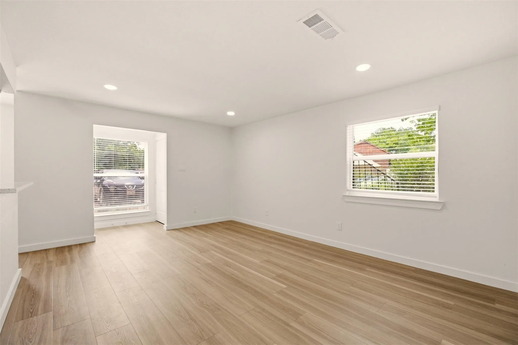Apartment For Rent in Tarrant County , 908 Isbell Road A, Fort Worth, Texas 76114, 2 Bedroom, 2 Bathroom, Garage spaces, 920 Sqft, built in 1983, mls#21395471, Real Estate Agent in Fort Worth, Homes For Rent in Tarrant county, Homes For Rent in Fort Worth, Realtor in Fort Worth Texas, Real Estate Brokerage Independent Realty Texas, Luminita Cordes Realtor