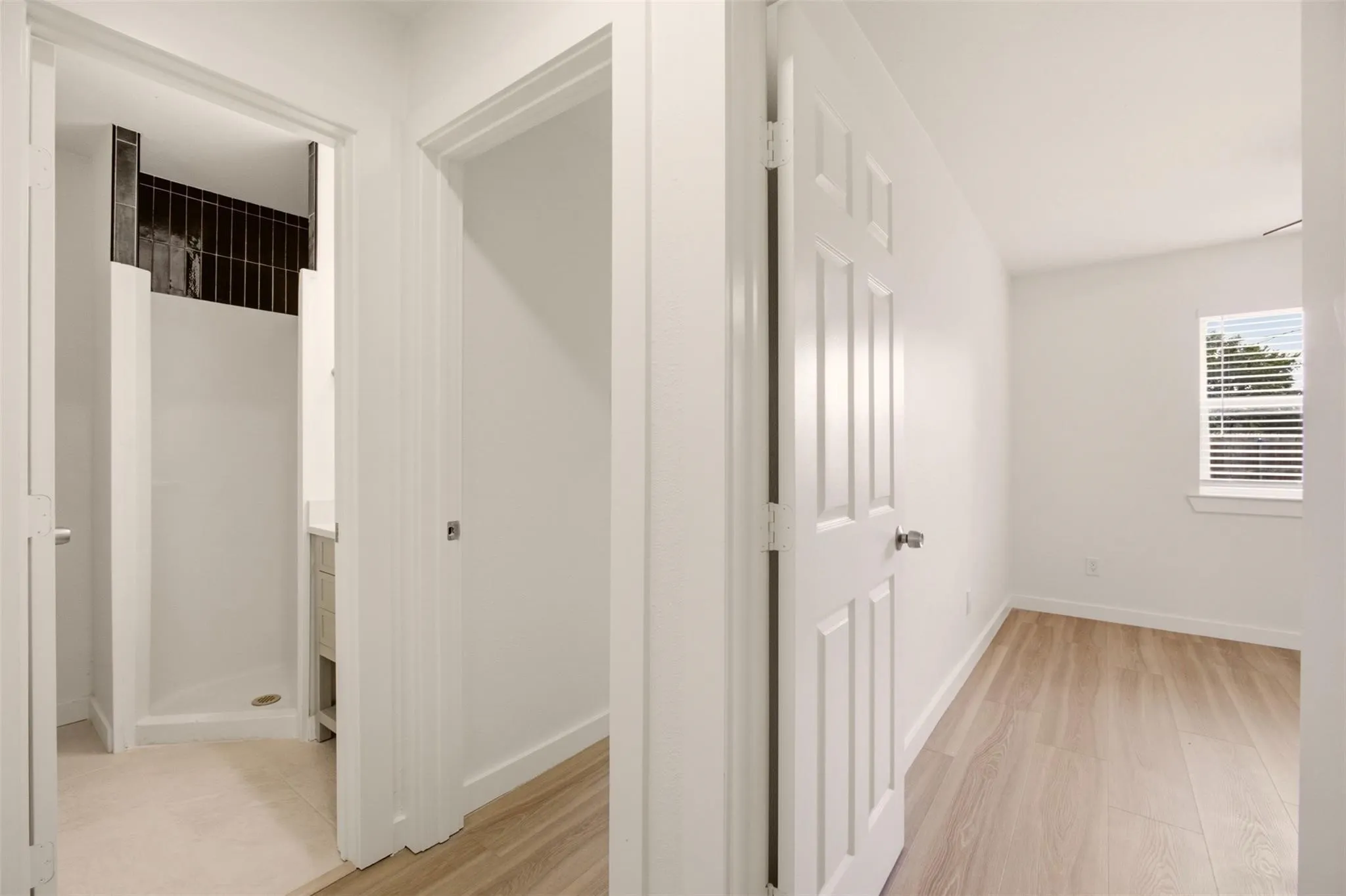 Apartment For Rent in Tarrant County , 908 Isbell Road A, Fort Worth, Texas 76114, 2 Bedroom, 2 Bathroom, Garage spaces, 920 Sqft, built in 1983, mls#21395471, Real Estate Agent in Fort Worth, Homes For Rent in Tarrant county, Homes For Rent in Fort Worth, Realtor in Fort Worth Texas, Real Estate Brokerage Independent Realty Texas, Luminita Cordes Realtor